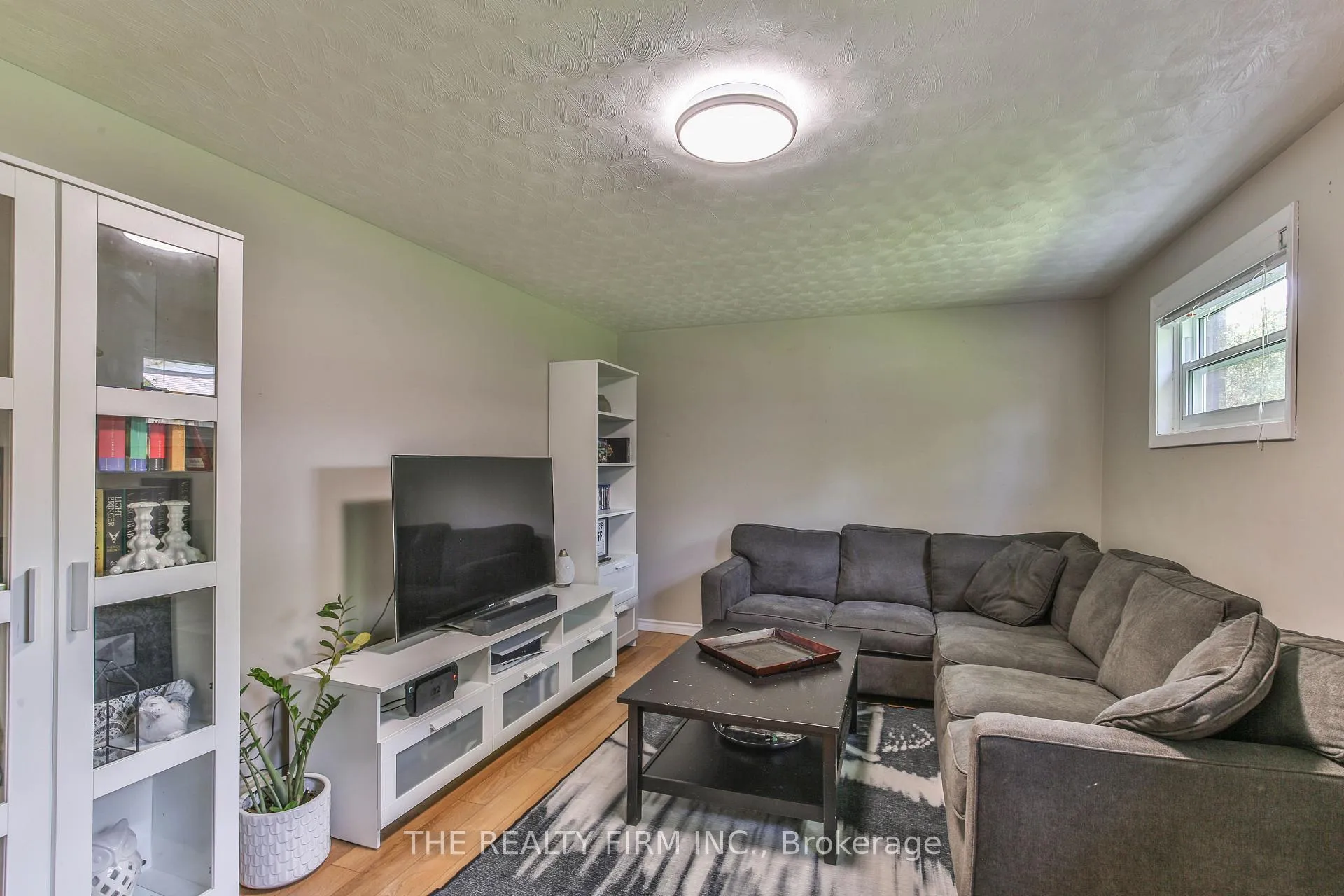 Photo 31 of 40 Ebury Place, London, South S — HOMEH