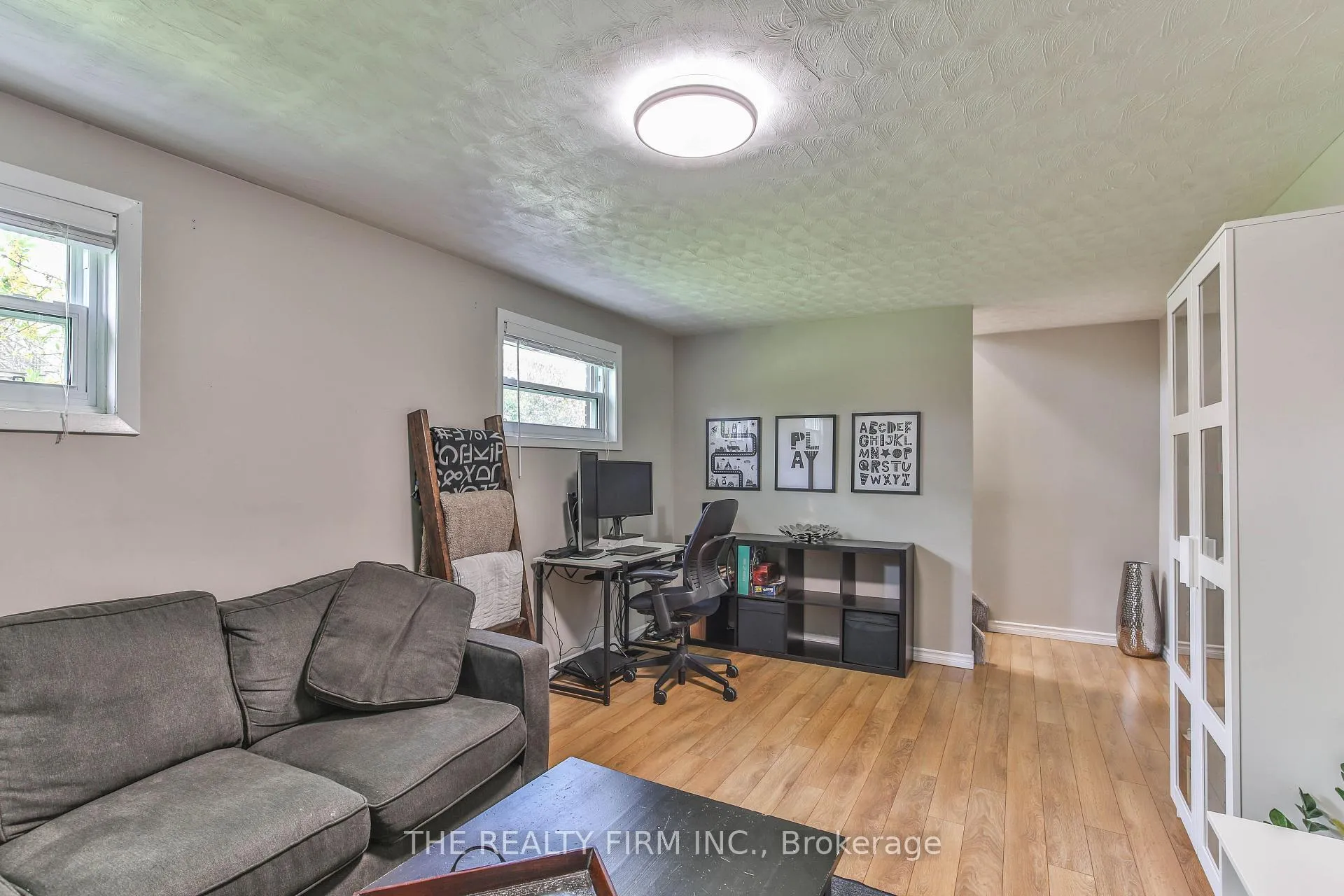Photo 32 of 40 Ebury Place, London, South S — HOMEH