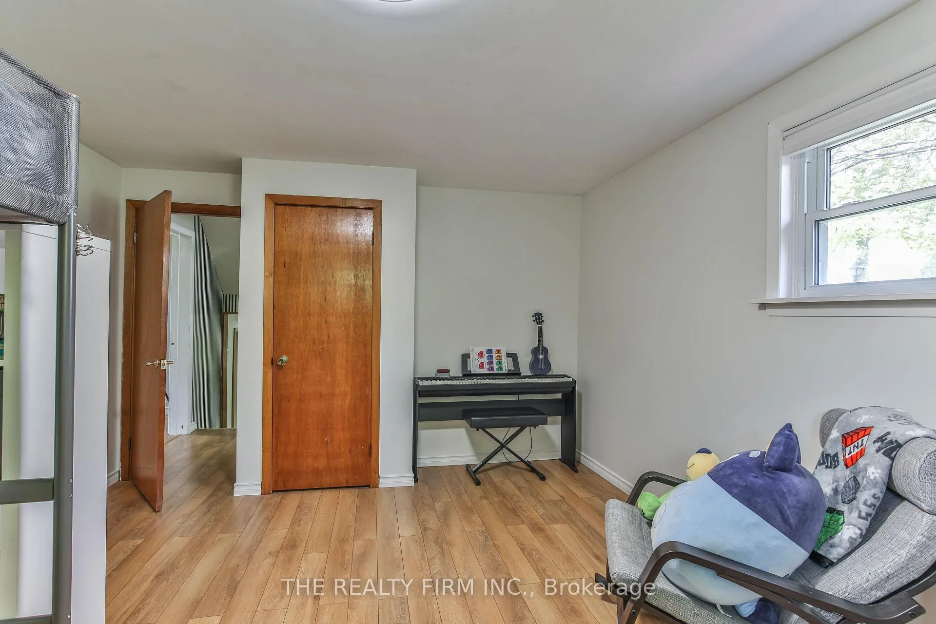 Photo 34 of 40 Ebury Place, London, South S — HOMEH
