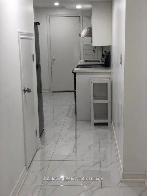 Photo 3 of 154 Billingsley Crescent, Markham, Cedarwood — HOMEH