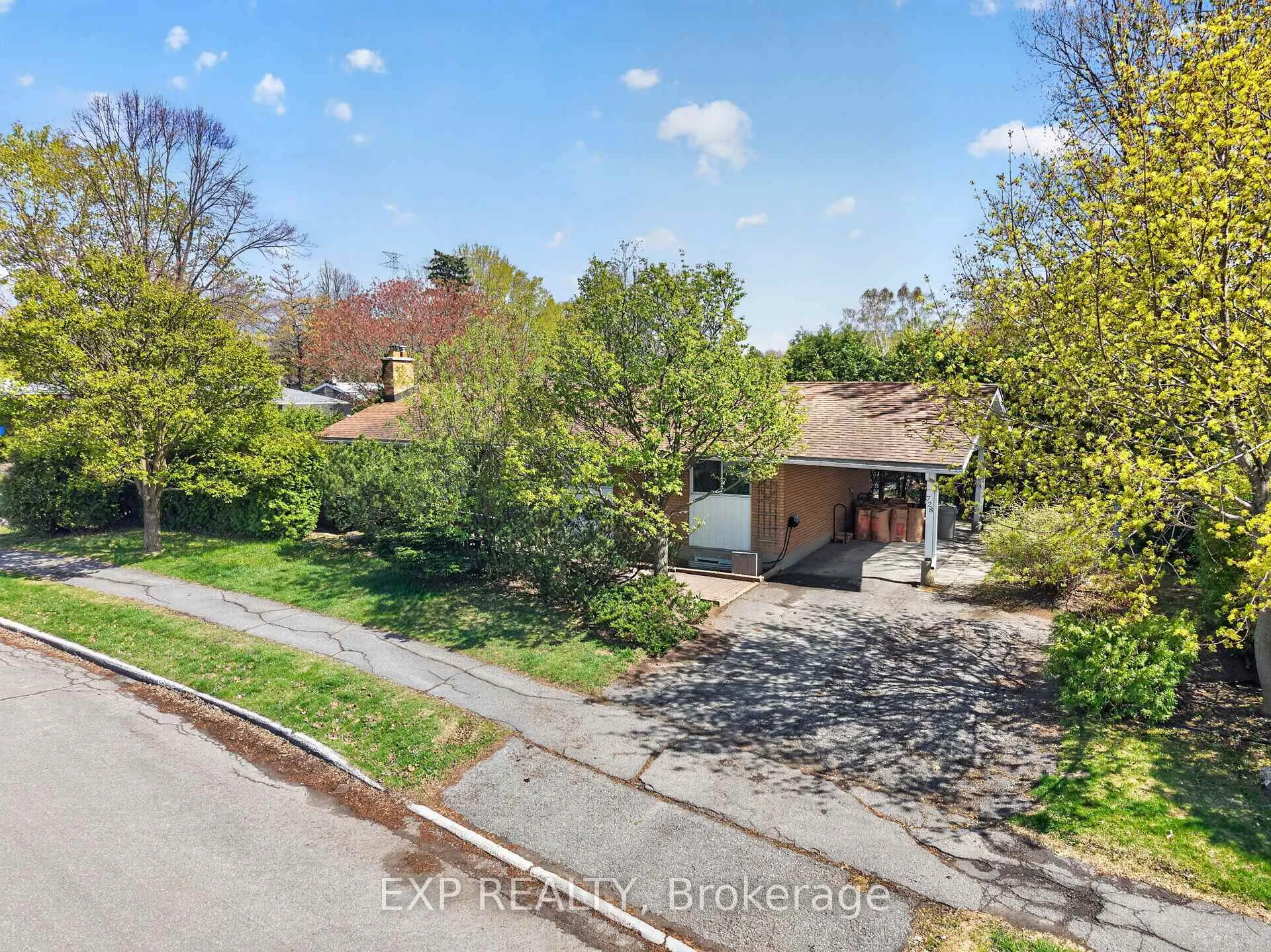 Photo 2 of 728 Fielding Drive, Ottawa, Riverside Park South — HOMEH