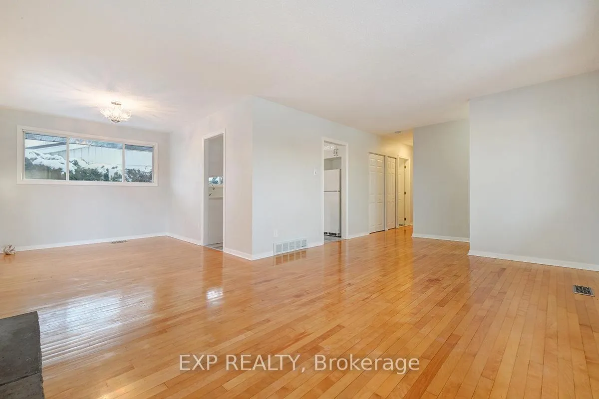 Photo 6 of 728 Fielding Drive, Ottawa, Riverside Park South — HOMEH