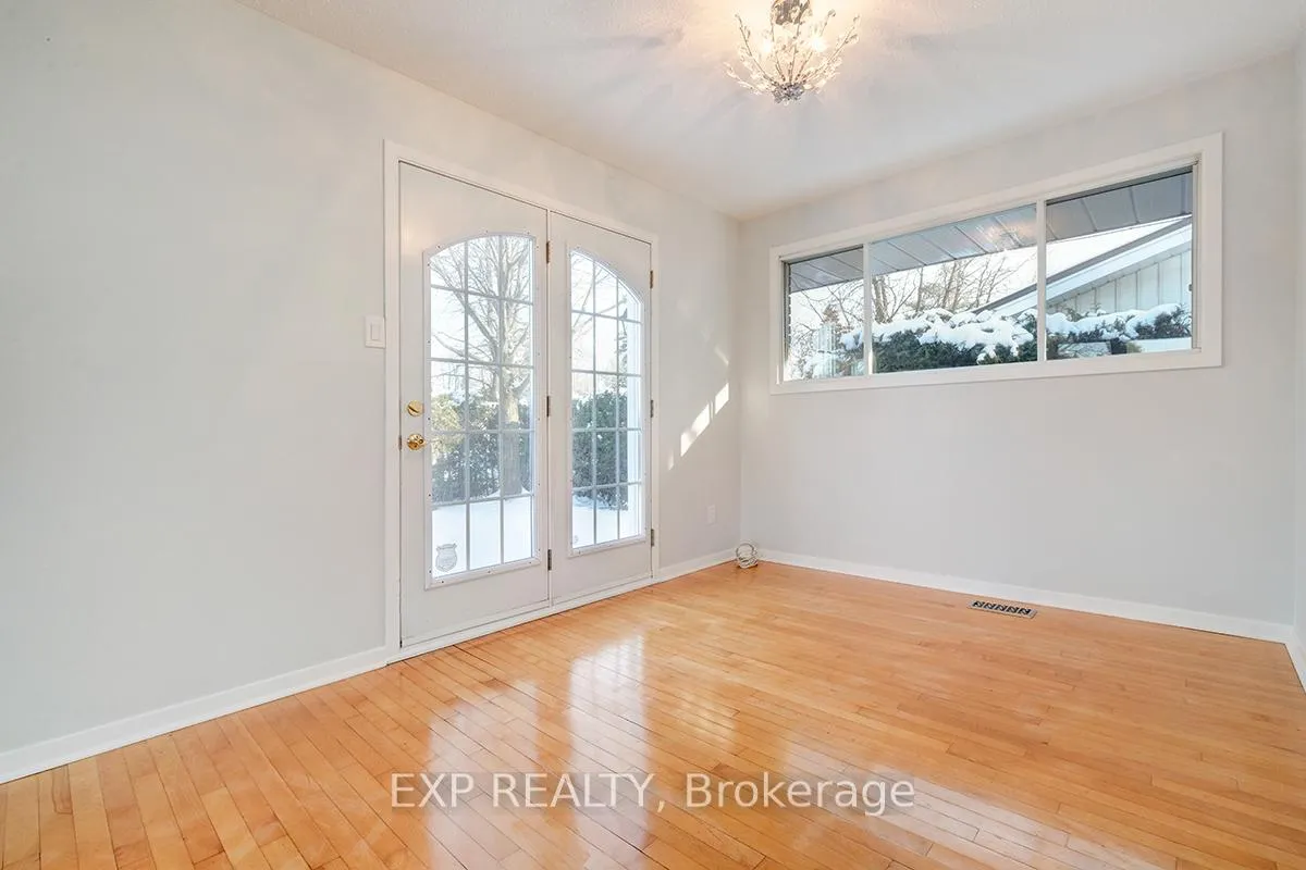 Photo 10 of 728 Fielding Drive, Ottawa, Riverside Park South — HOMEH