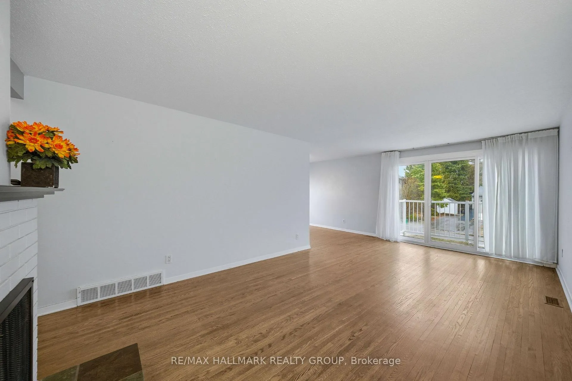Photo 7 of 69 Woodmount Crescent, Ottawa, Borden Farm/Stewart Farm/Carleton Heights/Parkwood Hills — HOMEH