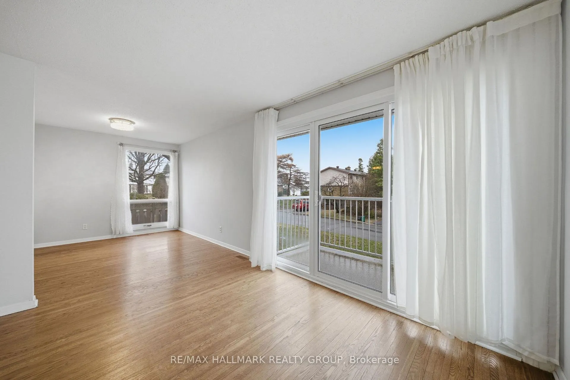 Photo 10 of 69 Woodmount Crescent, Ottawa, Borden Farm/Stewart Farm/Carleton Heights/Parkwood Hills — HOMEH