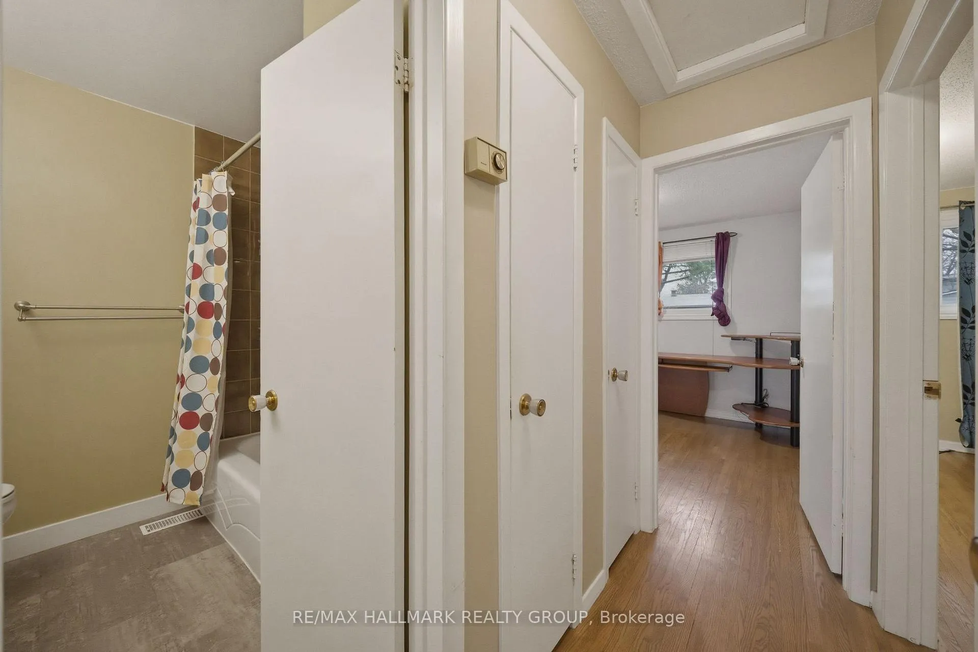Photo 12 of 69 Woodmount Crescent, Ottawa, Borden Farm/Stewart Farm/Carleton Heights/Parkwood Hills — HOMEH