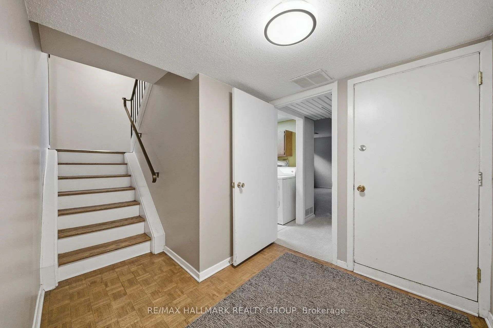 Photo 22 of 69 Woodmount Crescent, Ottawa, Borden Farm/Stewart Farm/Carleton Heights/Parkwood Hills — HOMEH