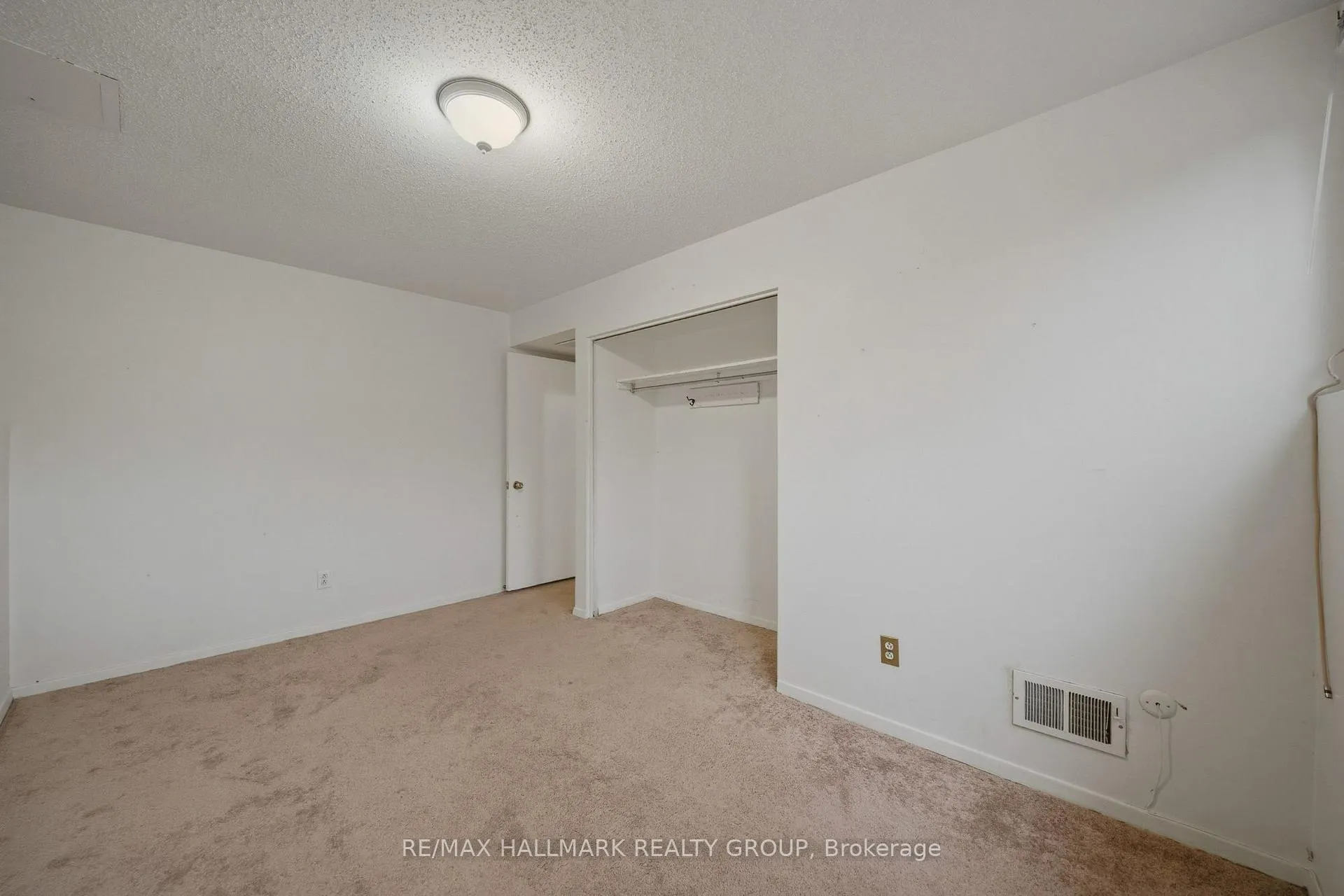 Photo 24 of 69 Woodmount Crescent, Ottawa, Borden Farm/Stewart Farm/Carleton Heights/Parkwood Hills — HOMEH