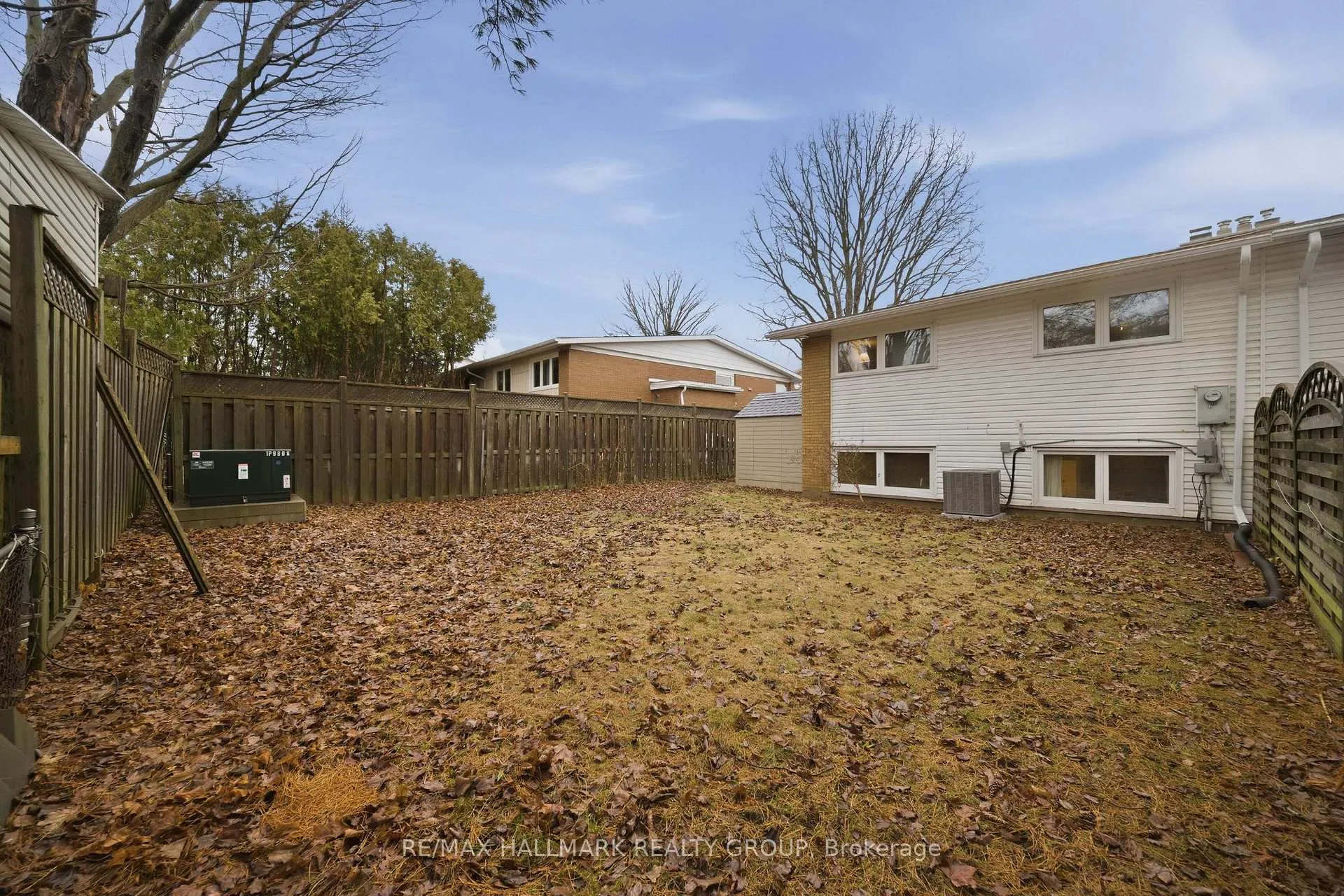 Photo 36 of 69 Woodmount Crescent, Ottawa, Borden Farm/Stewart Farm/Carleton Heights/Parkwood Hills — HOMEH
