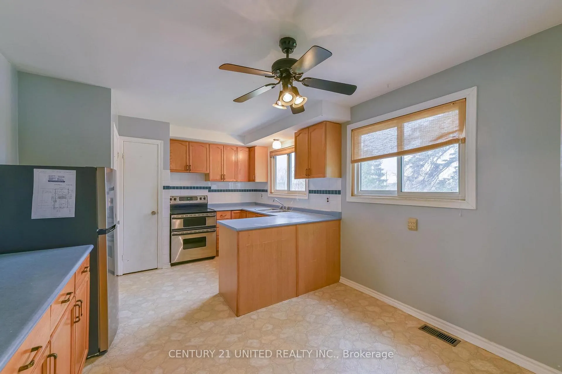 Photo 4 of 261 Maxwell Avenue, Peterborough, Ashburnham Ward 4 — HOMEH