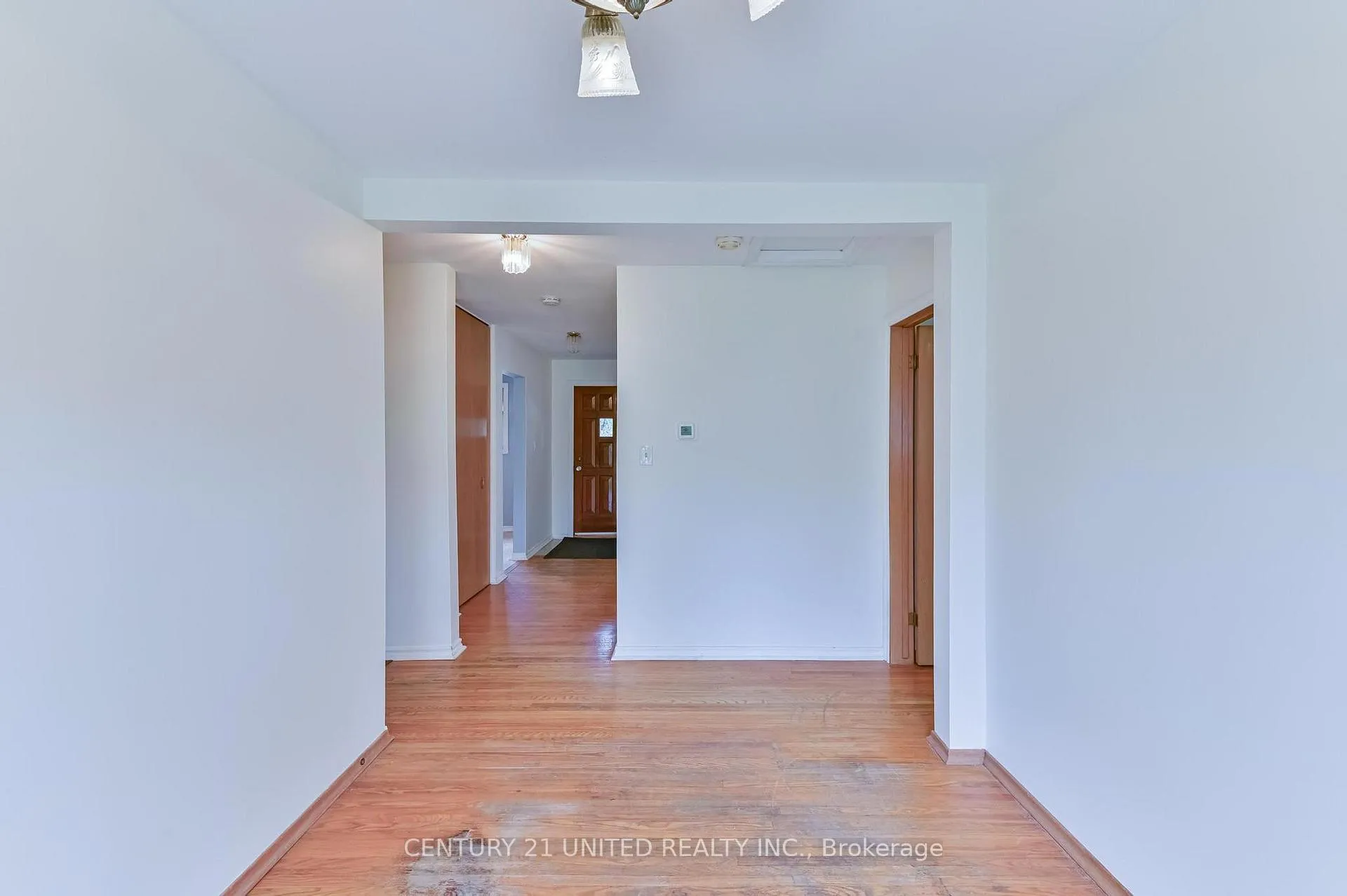 Photo 7 of 261 Maxwell Avenue, Peterborough, Ashburnham Ward 4 — HOMEH