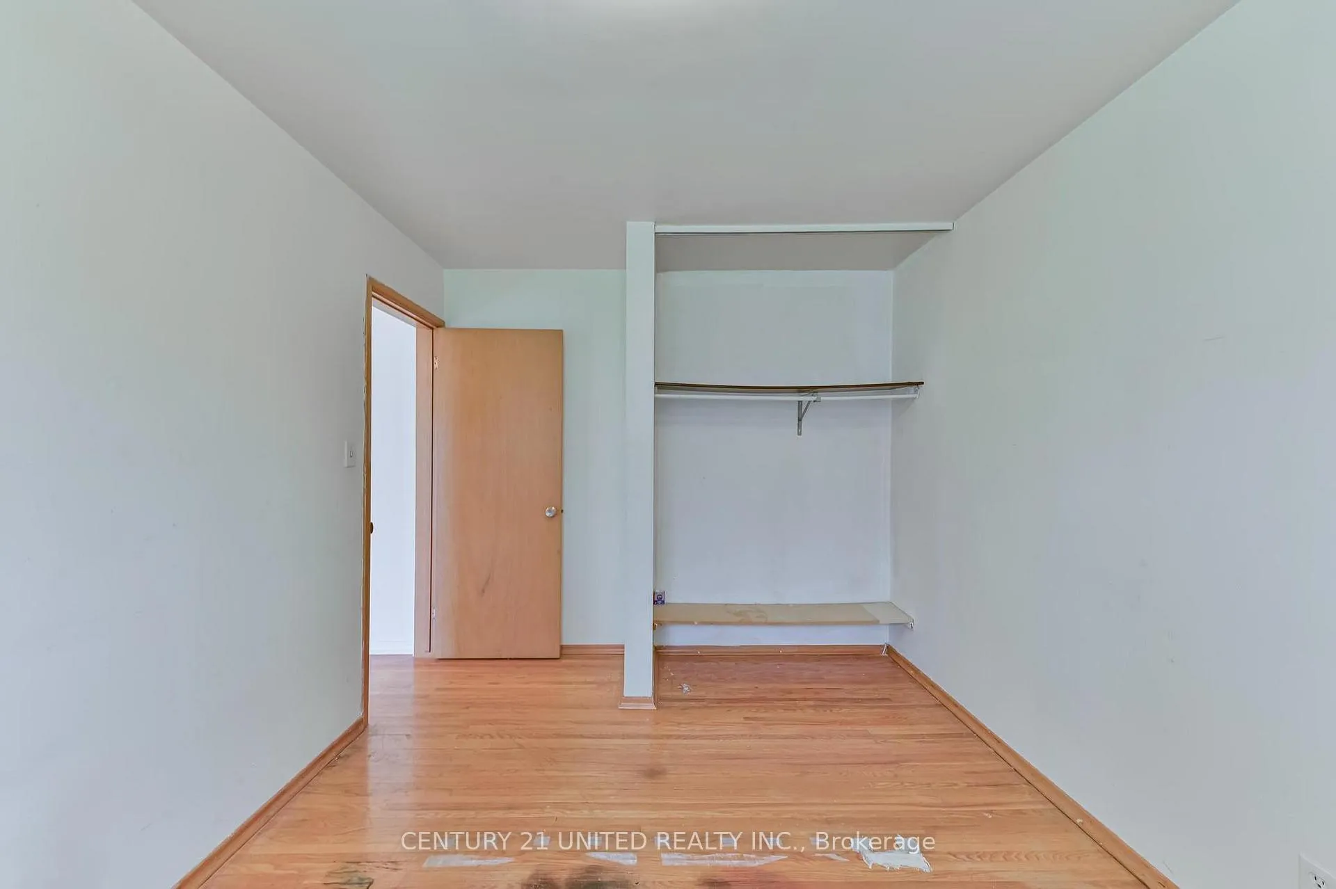 Photo 9 of 261 Maxwell Avenue, Peterborough, Ashburnham Ward 4 — HOMEH