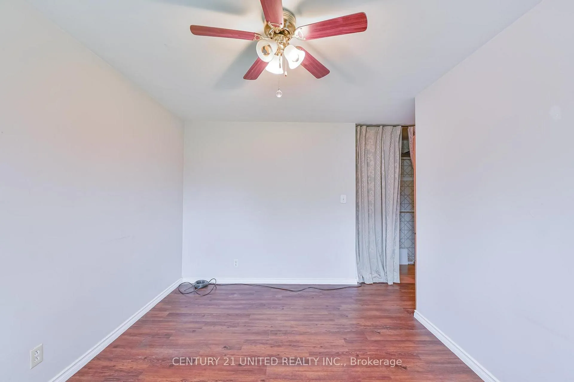Photo 11 of 261 Maxwell Avenue, Peterborough, Ashburnham Ward 4 — HOMEH