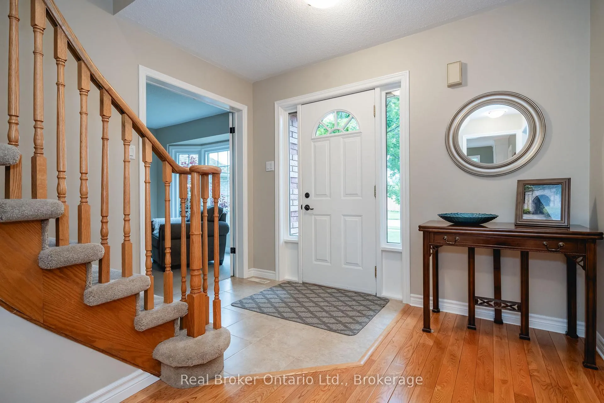 Photo 3 of 167 Luckport Crescent, Midland — HOMEH