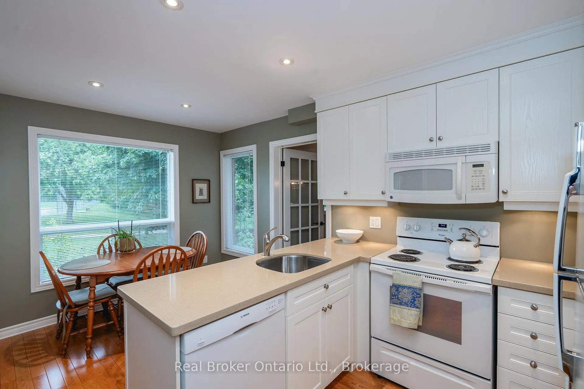 Photo 11 of 167 Luckport Crescent, Midland — HOMEH