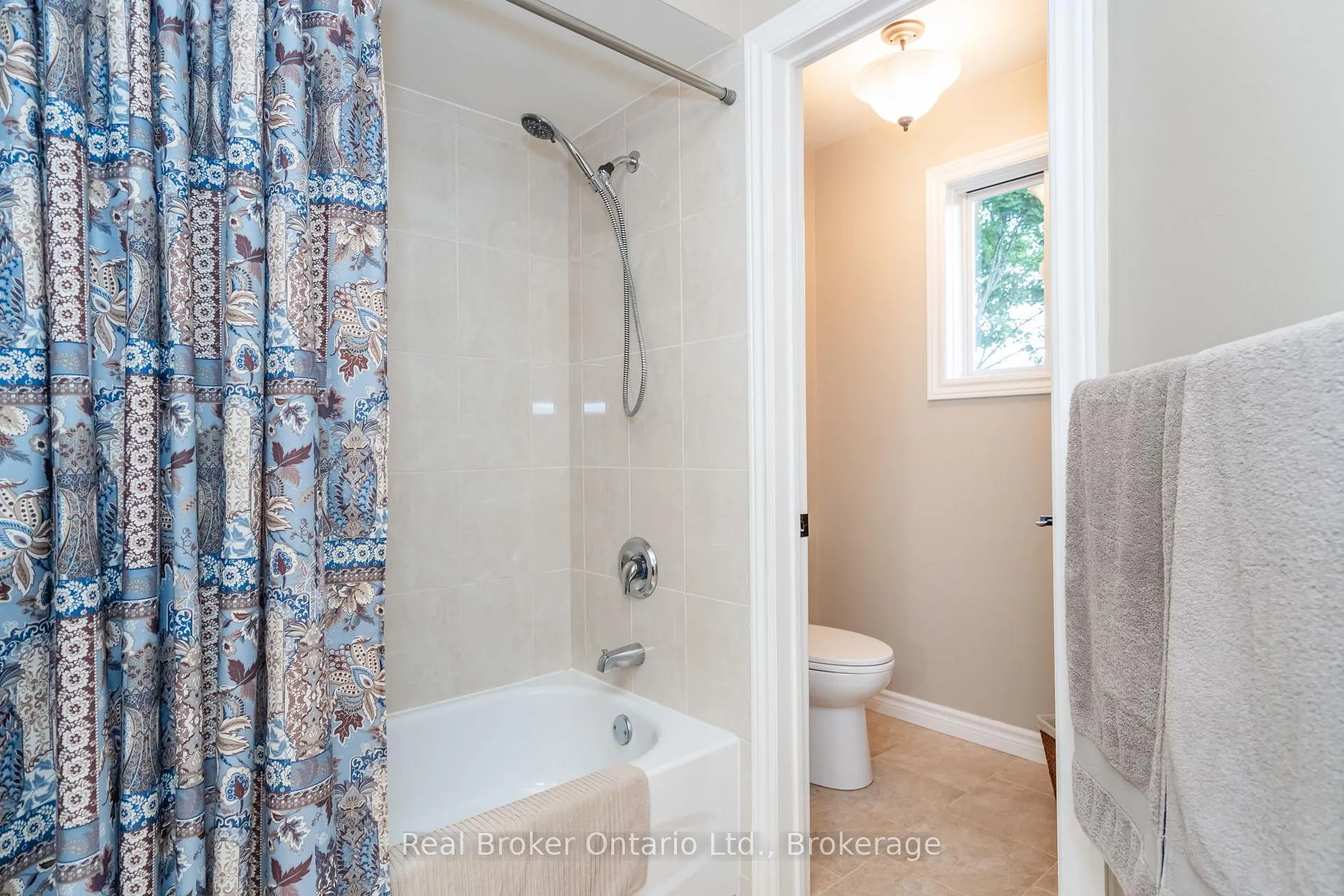 Photo 20 of 167 Luckport Crescent, Midland — HOMEH