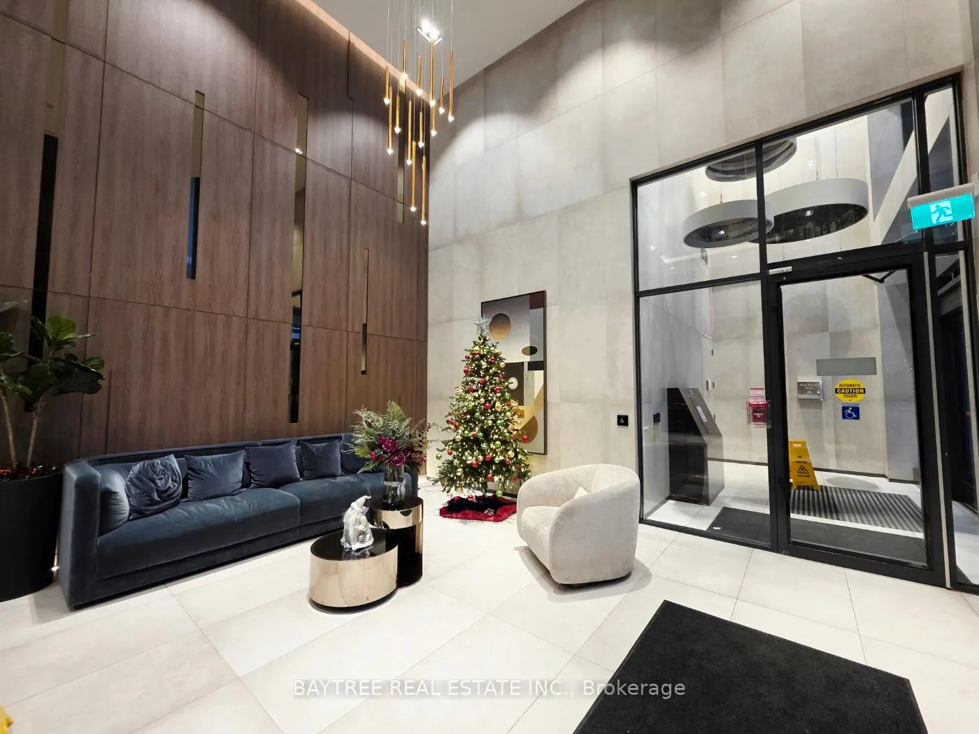Photo 2 of 55 Mercer Street, Toronto, Waterfront Communities — HOMEH