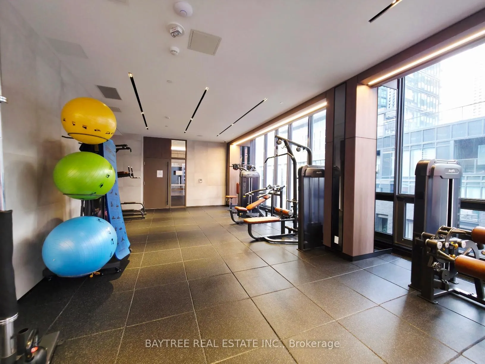 Photo 9 of 55 Mercer Street, Toronto, Waterfront Communities — HOMEH