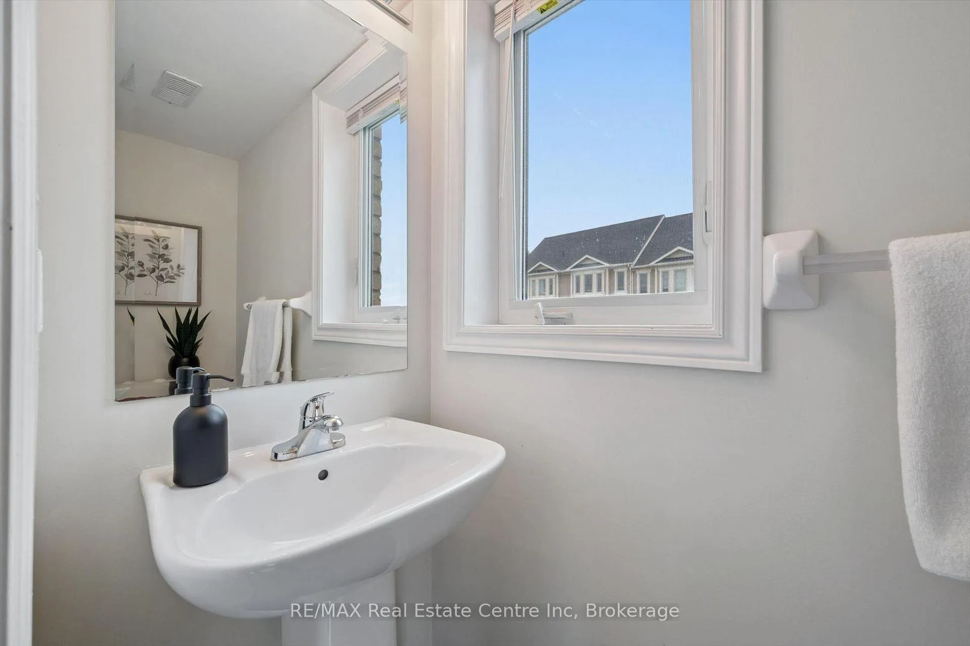Photo 12 of 271 Law Drive, Guelph, Grange Road — HOMEH