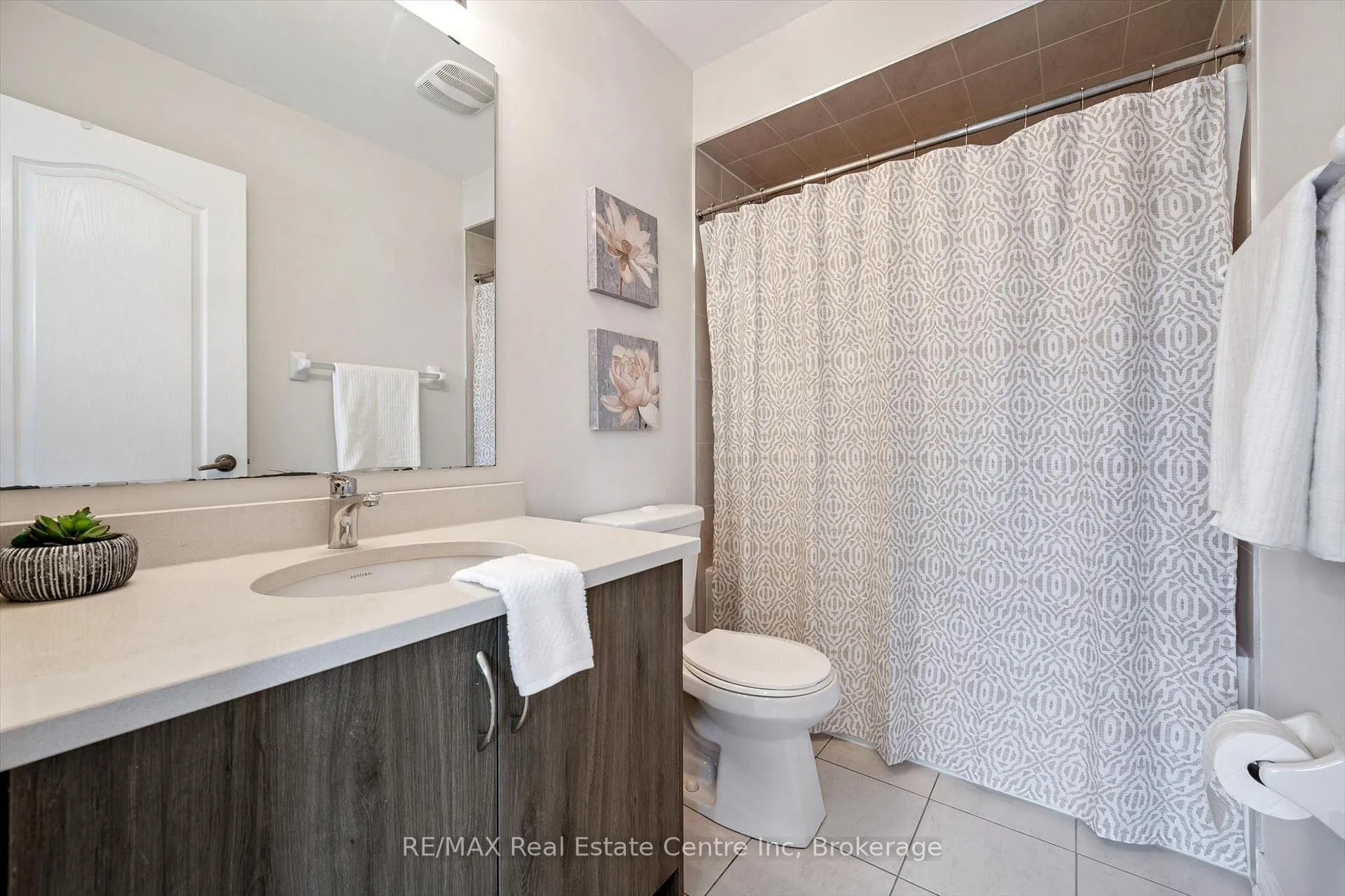 Photo 20 of 271 Law Drive, Guelph, Grange Road — HOMEH