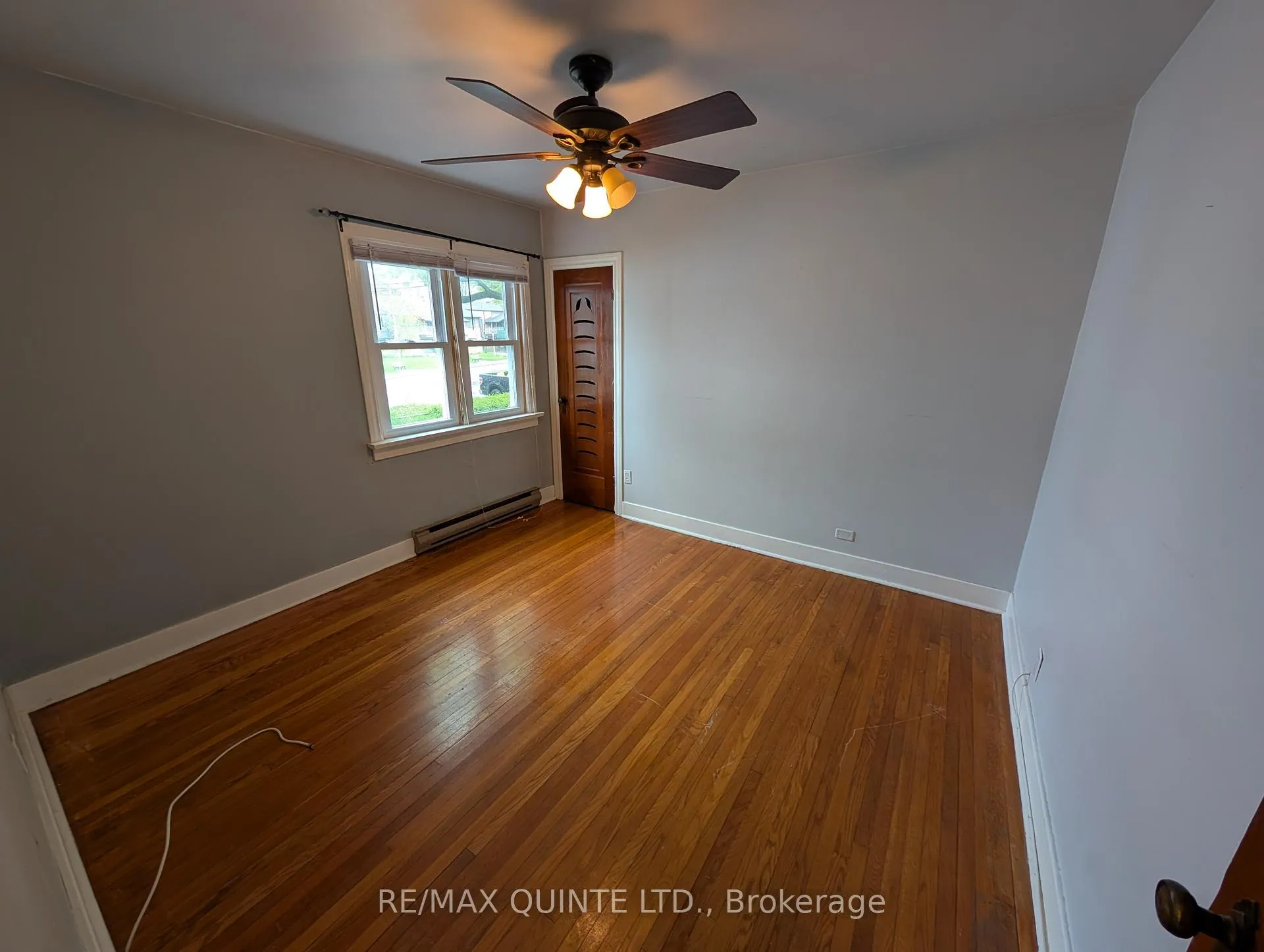 Photo 2 of 20 Wellington Crescent, Belleville, Belleville Ward — HOMEH
