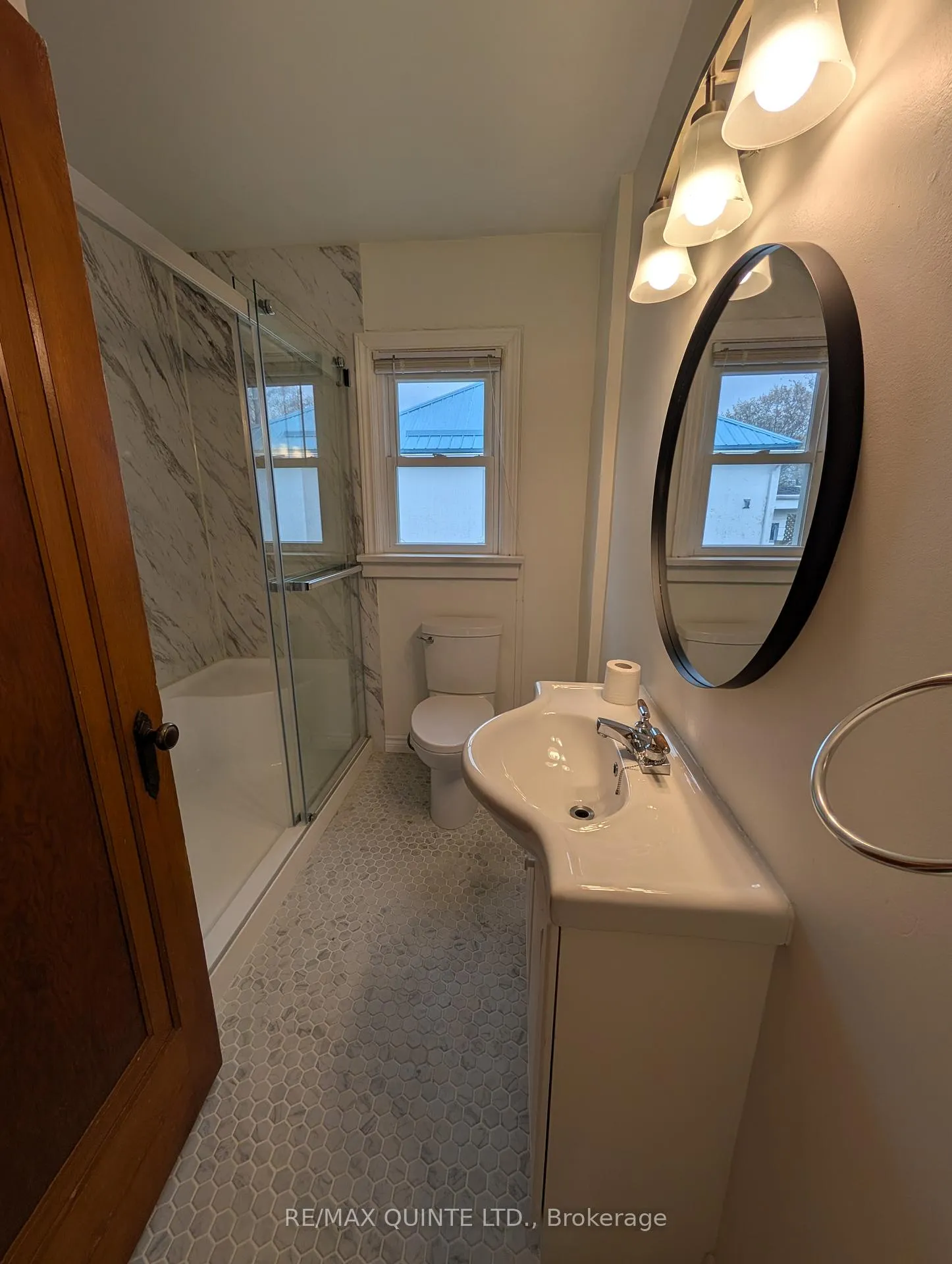 Photo 3 of 20 Wellington Crescent, Belleville, Belleville Ward — HOMEH
