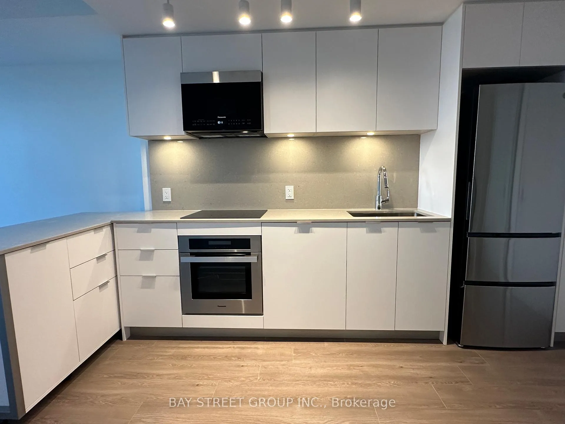 Photo 3 of Unit 1203, 8 Cedarland Drive, Markham, Unionville — HOMEH