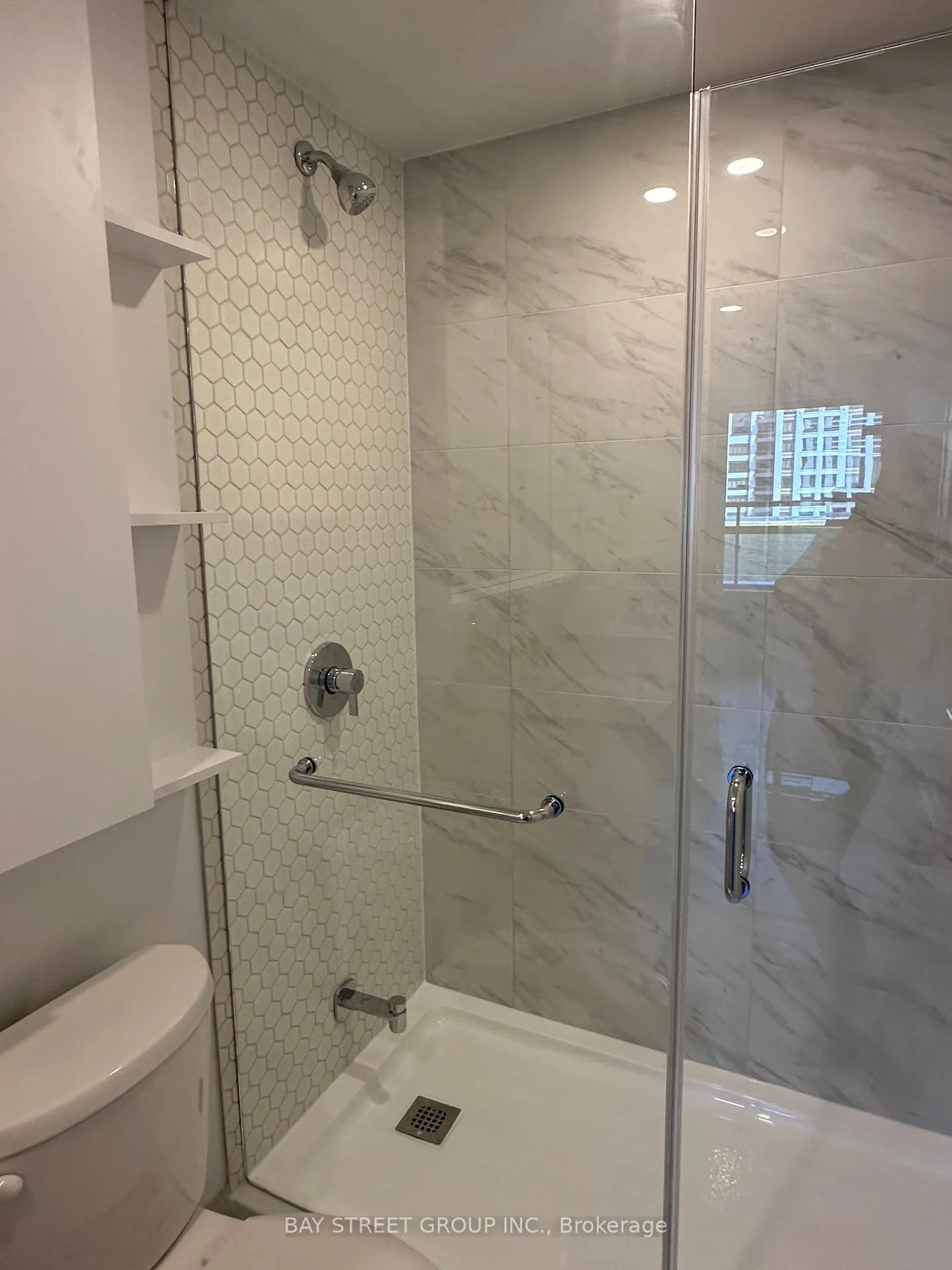 Photo 13 of Unit 1203, 8 Cedarland Drive, Markham, Unionville — HOMEH