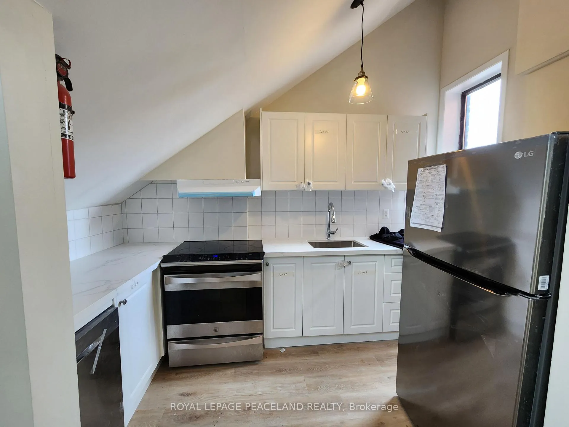 Photo 1 of Unit 3, 558 Spadina Crescent, Toronto, University — HOMEH