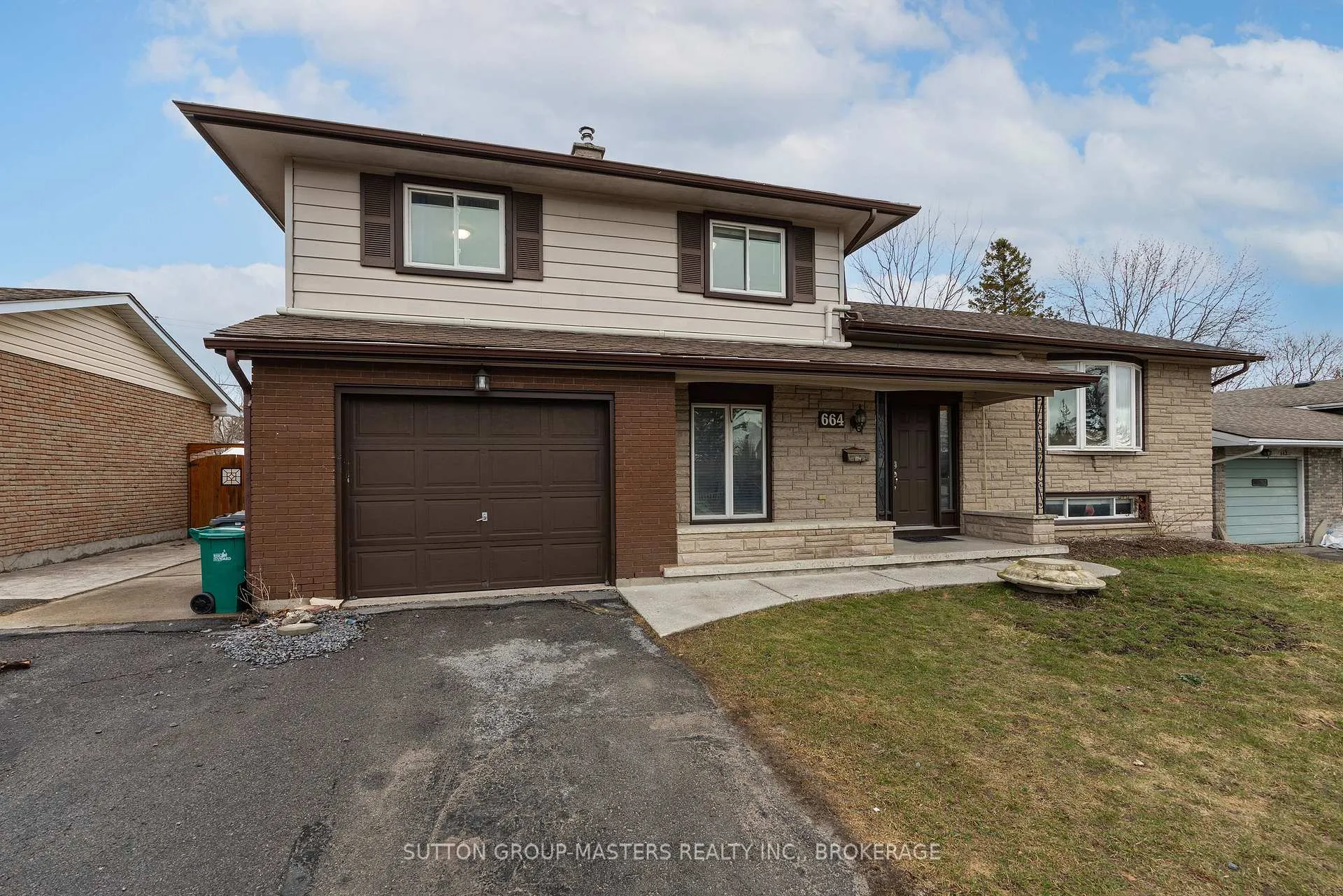 Photo 3 of 664 Fleet Street, Kingston, South of Taylor-Kidd Blvd — HOMEH