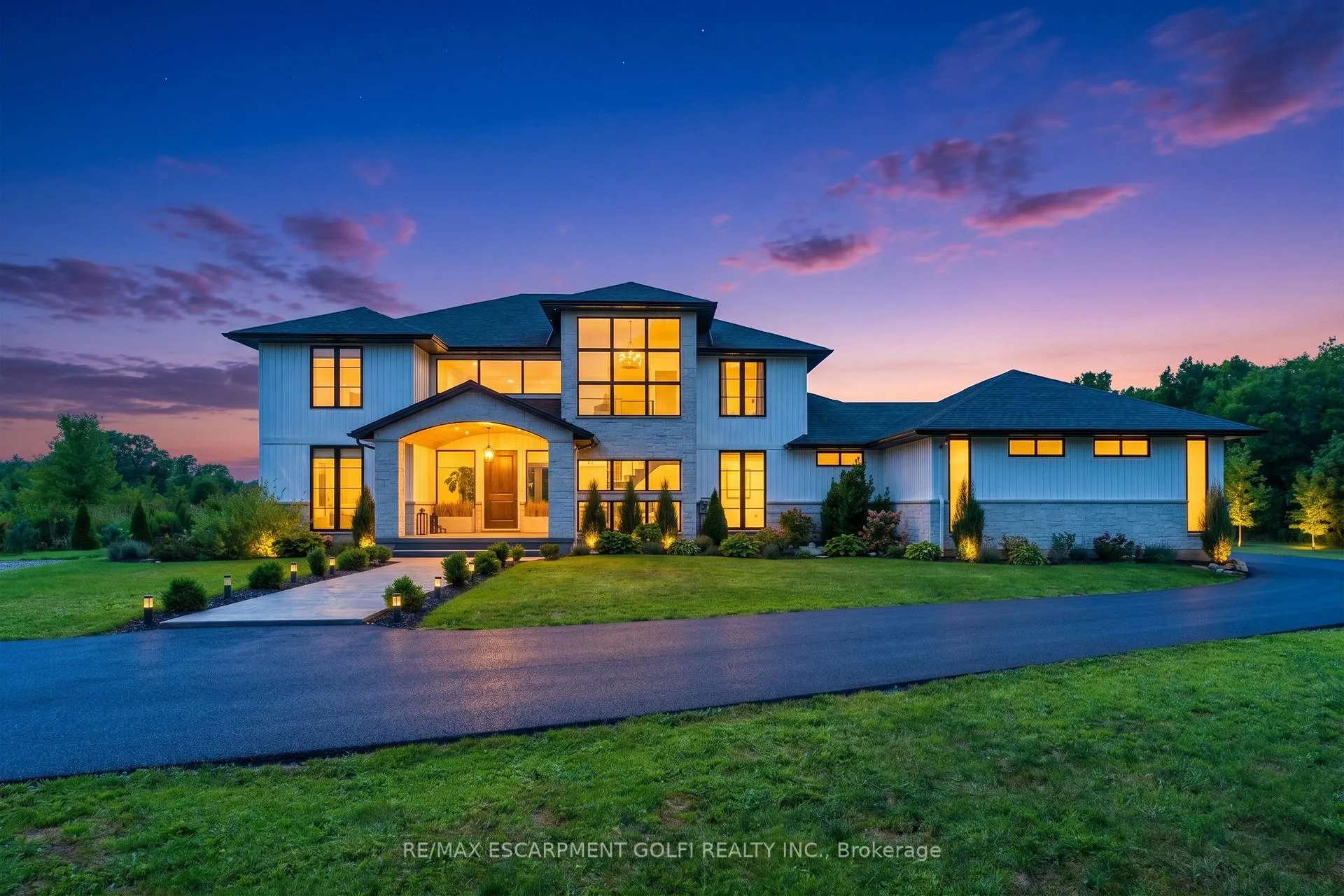 Photo 2 of 13791 Montrose Road, Niagara Falls, Schisler — HOMEH