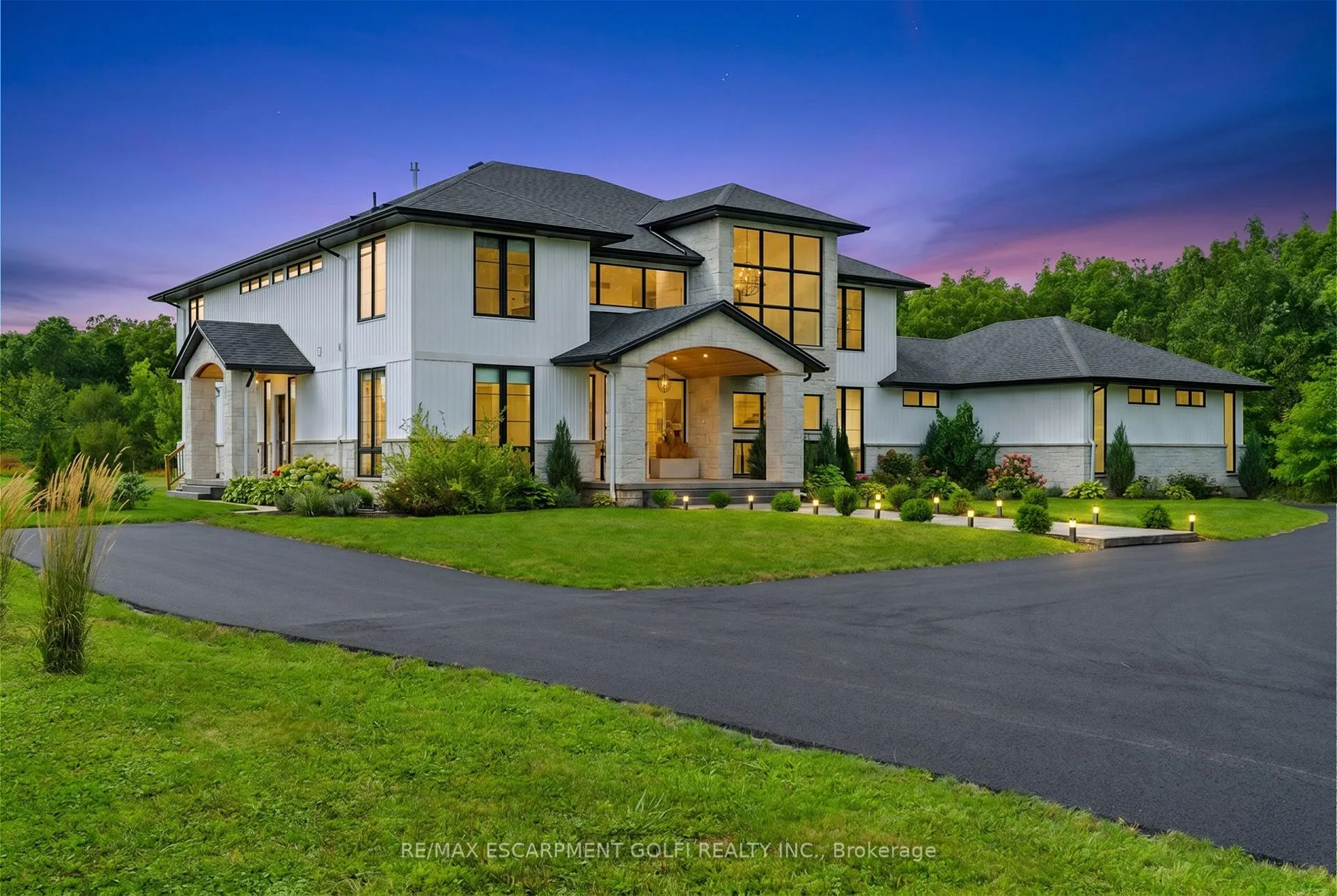 Photo 3 of 13791 Montrose Road, Niagara Falls, Schisler — HOMEH