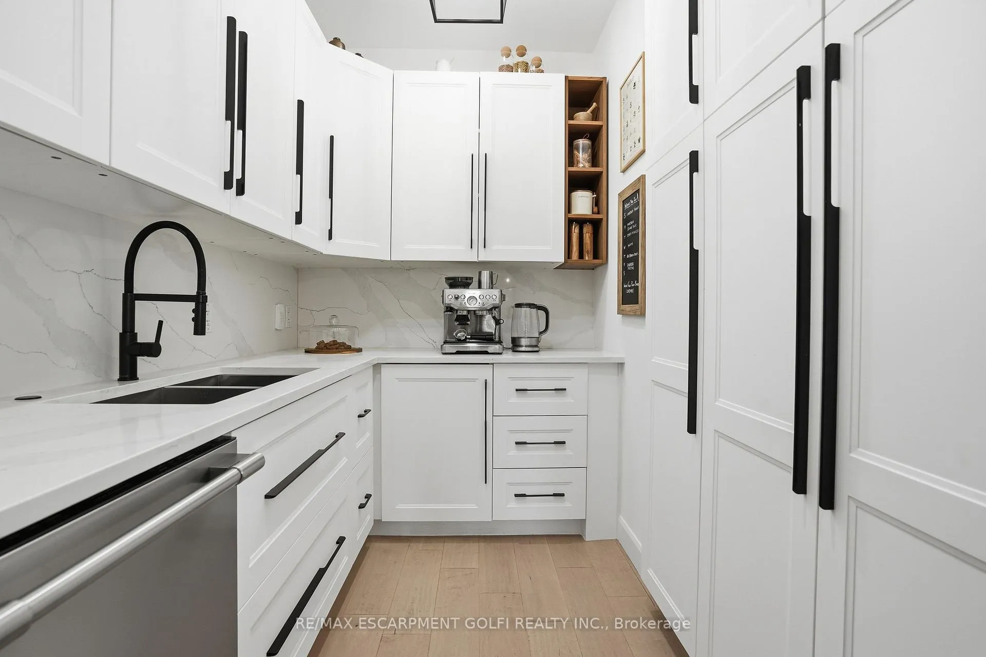 Photo 13 of 13791 Montrose Road, Niagara Falls, Schisler — HOMEH