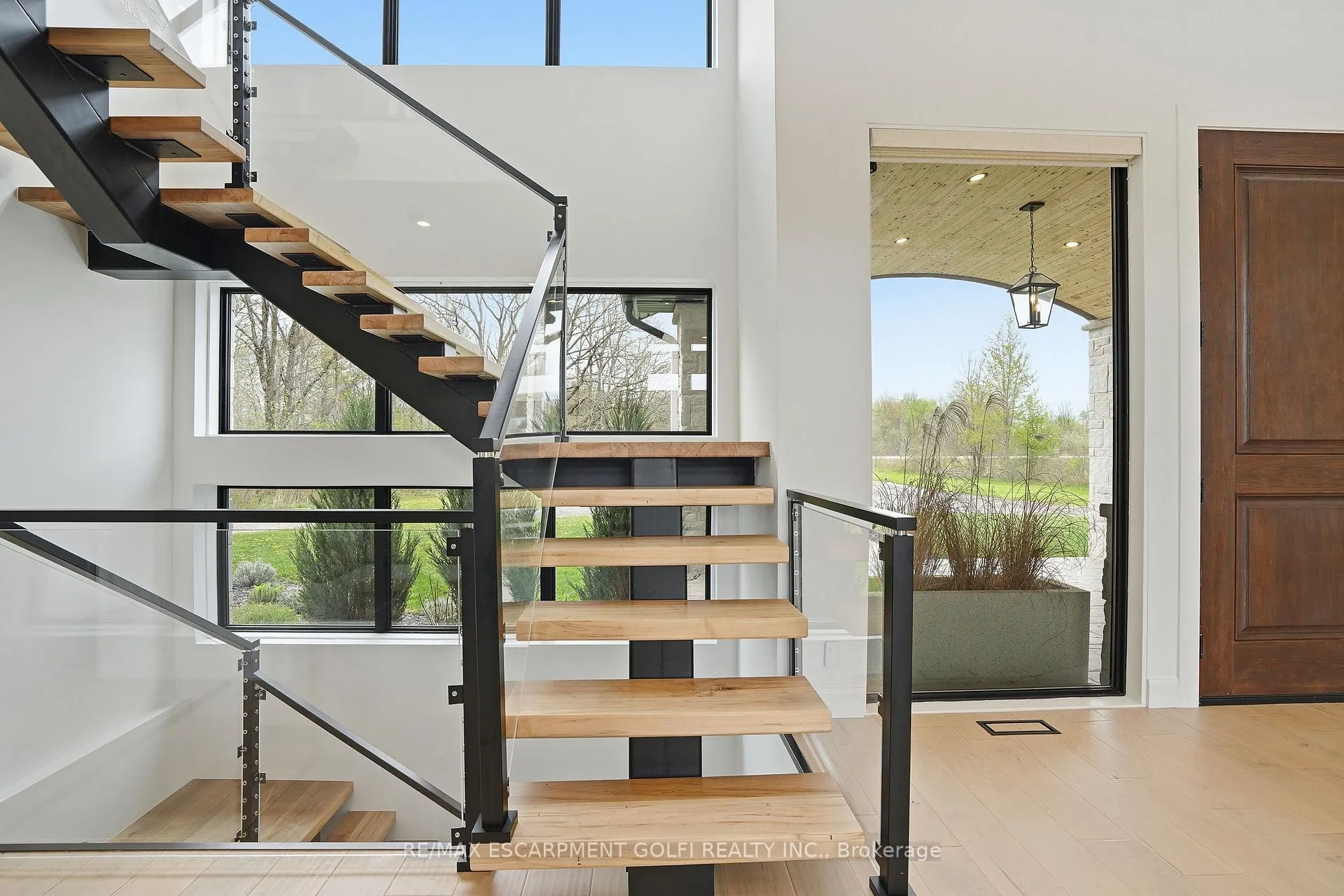 Photo 17 of 13791 Montrose Road, Niagara Falls, Schisler — HOMEH