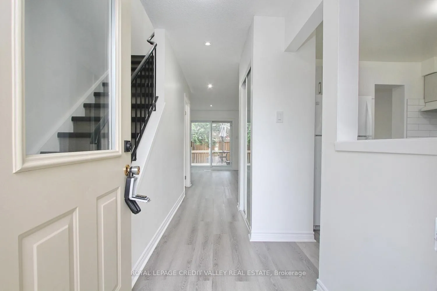 Photo 5 of Unit 27, 57 Hansen Road, Brampton, Madoc — HOMEH