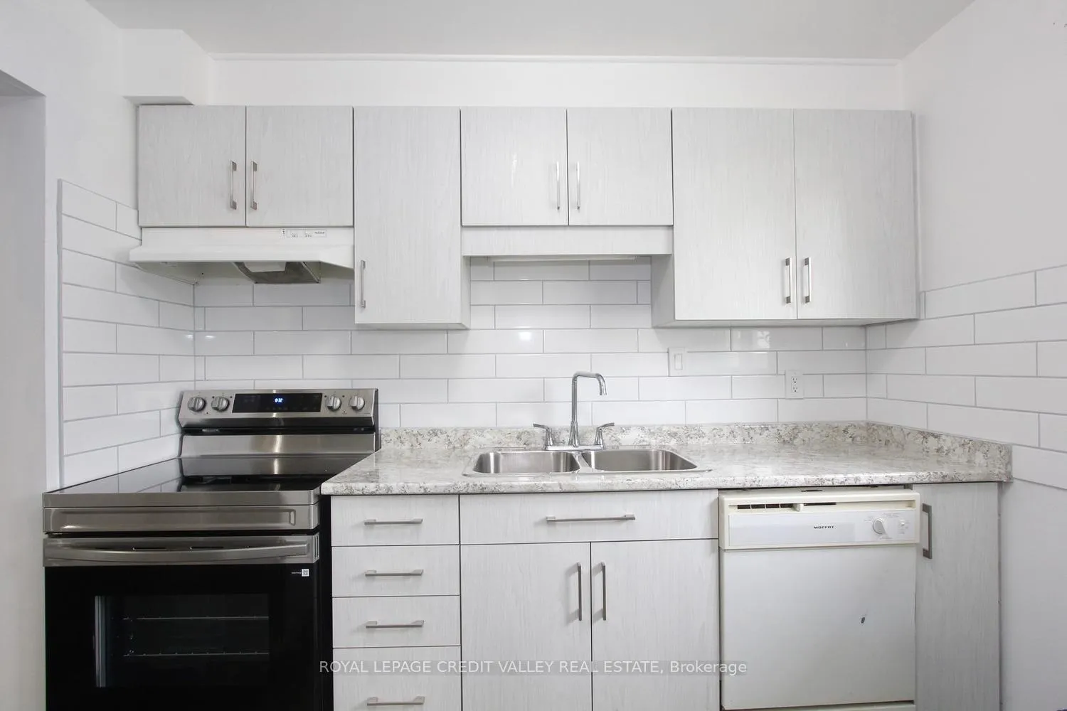 Photo 8 of Unit 27, 57 Hansen Road, Brampton, Madoc — HOMEH