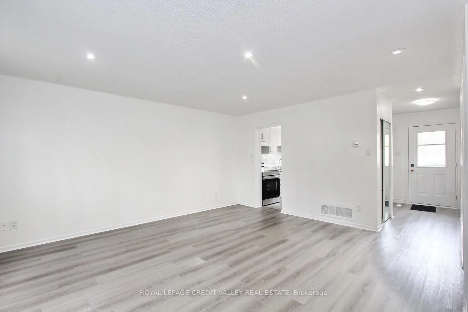 Photo 14 of Unit 27, 57 Hansen Road, Brampton, Madoc — HOMEH