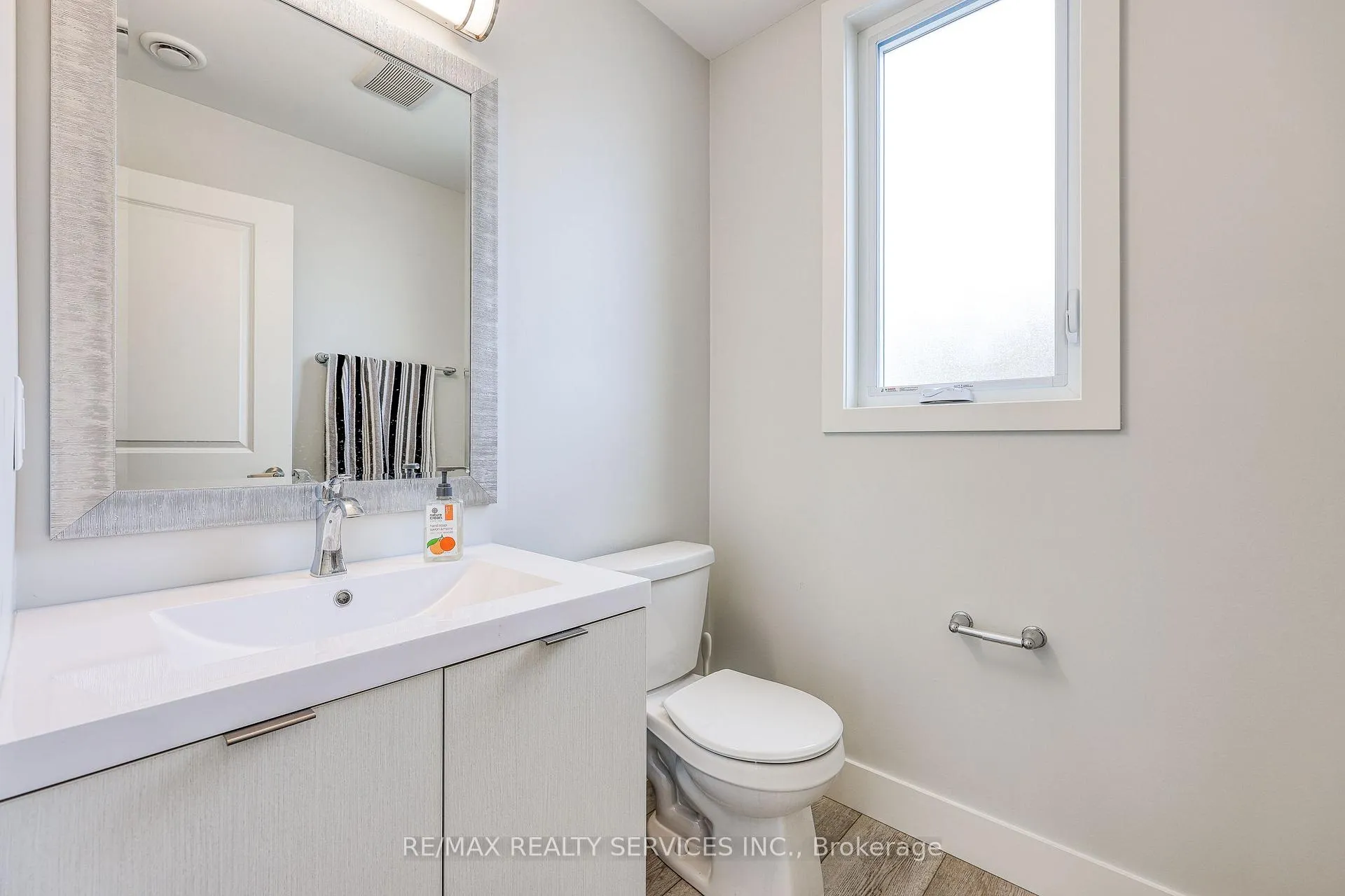 Photo 10 of Unit 12, 925 Deveron Crescent, London, South J — HOMEH