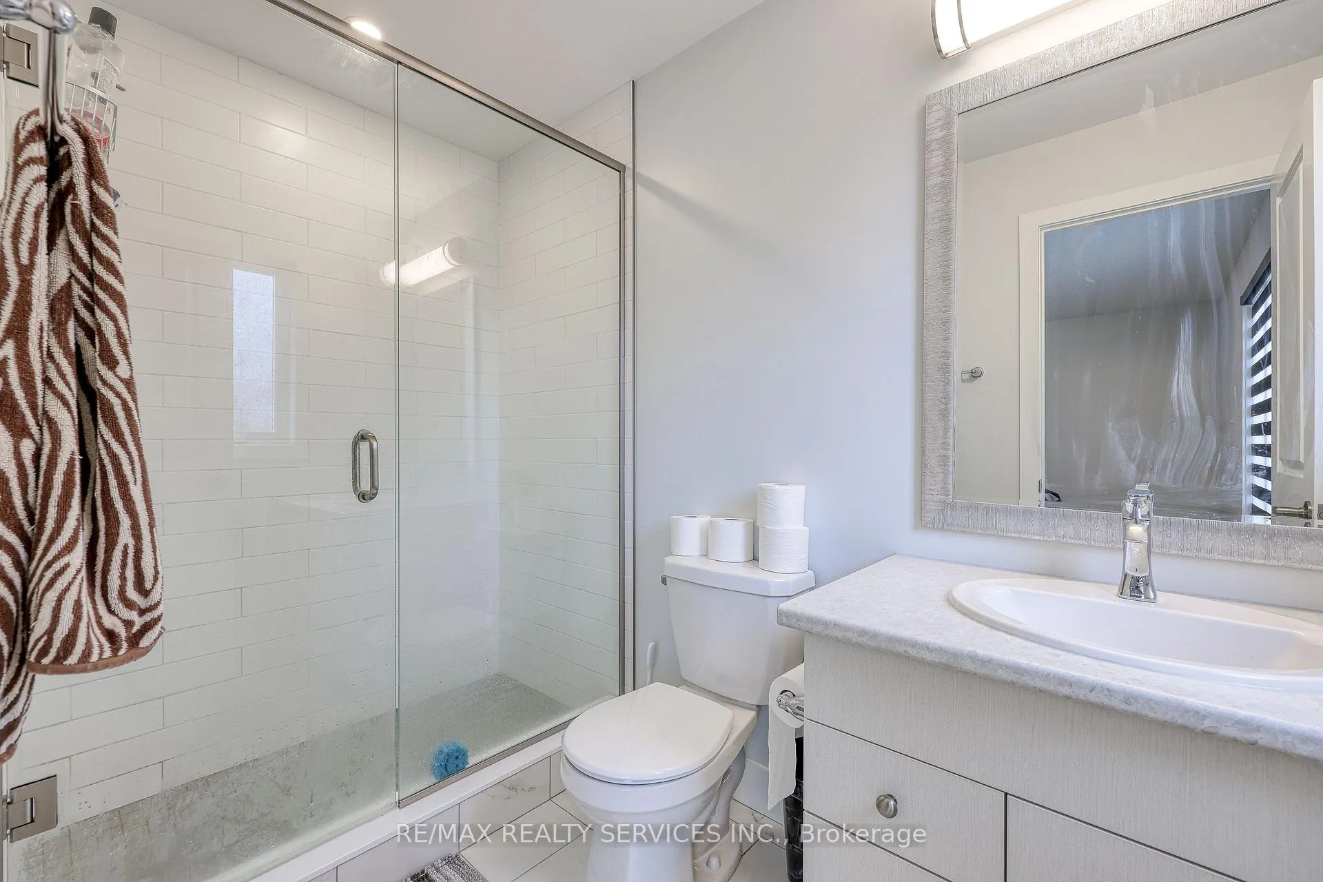 Photo 12 of Unit 12, 925 Deveron Crescent, London, South J — HOMEH