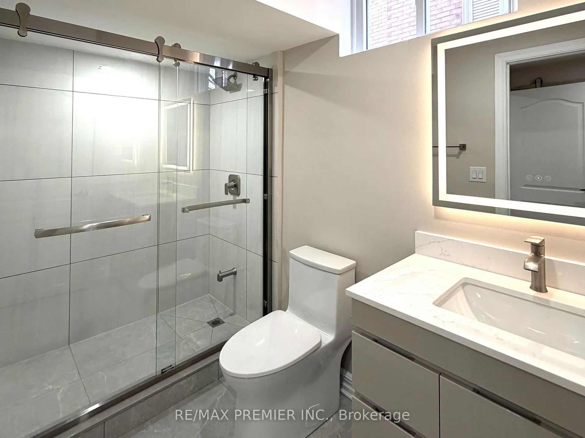 Photo 7 of 23 Brownlee Avenue, Vaughan, East Woodbridge — HOMEH