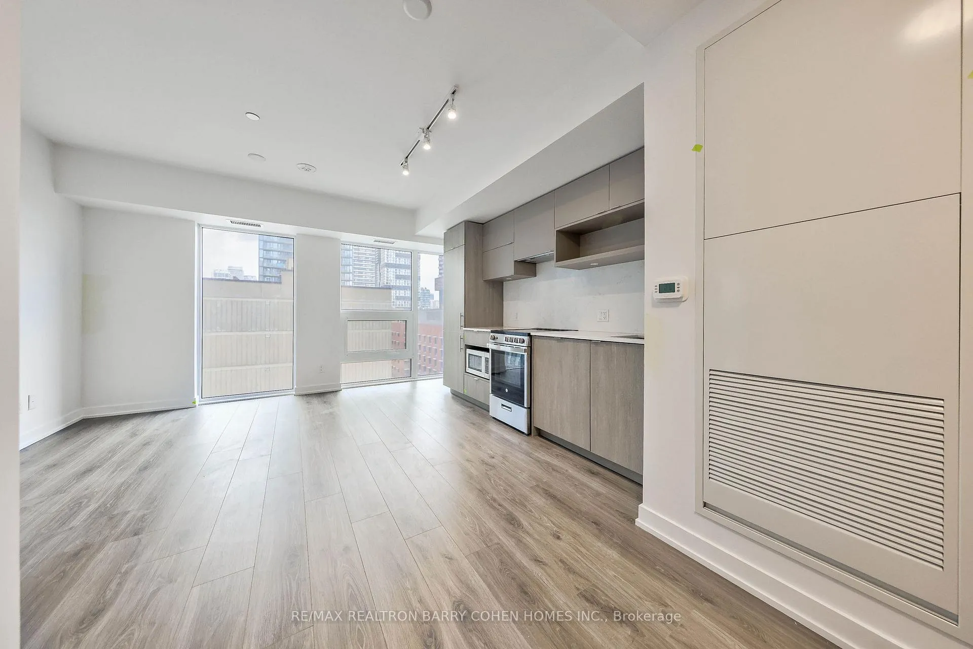 Photo 16 of Unit 1012, 100 Queen Street E, Toronto, Church-Yonge Corridor — HOMEH