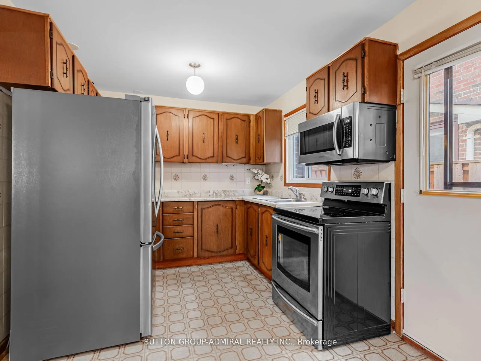 Photo 8 of 80 Bob O'Link Avenue, Vaughan, Glen Shields — HOMEH