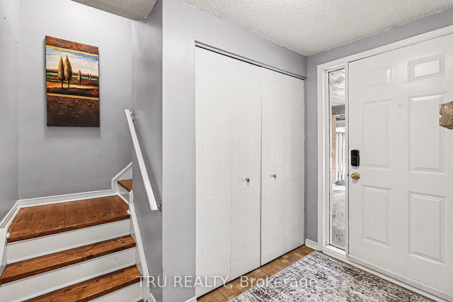 Photo 2 of 1120 Chimney Hill Way, Ottawa, Beacon Hill South — HOMEH