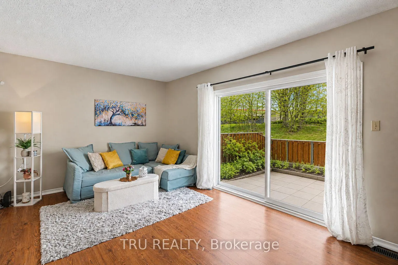 Photo 5 of 1120 Chimney Hill Way, Ottawa, Beacon Hill South — HOMEH
