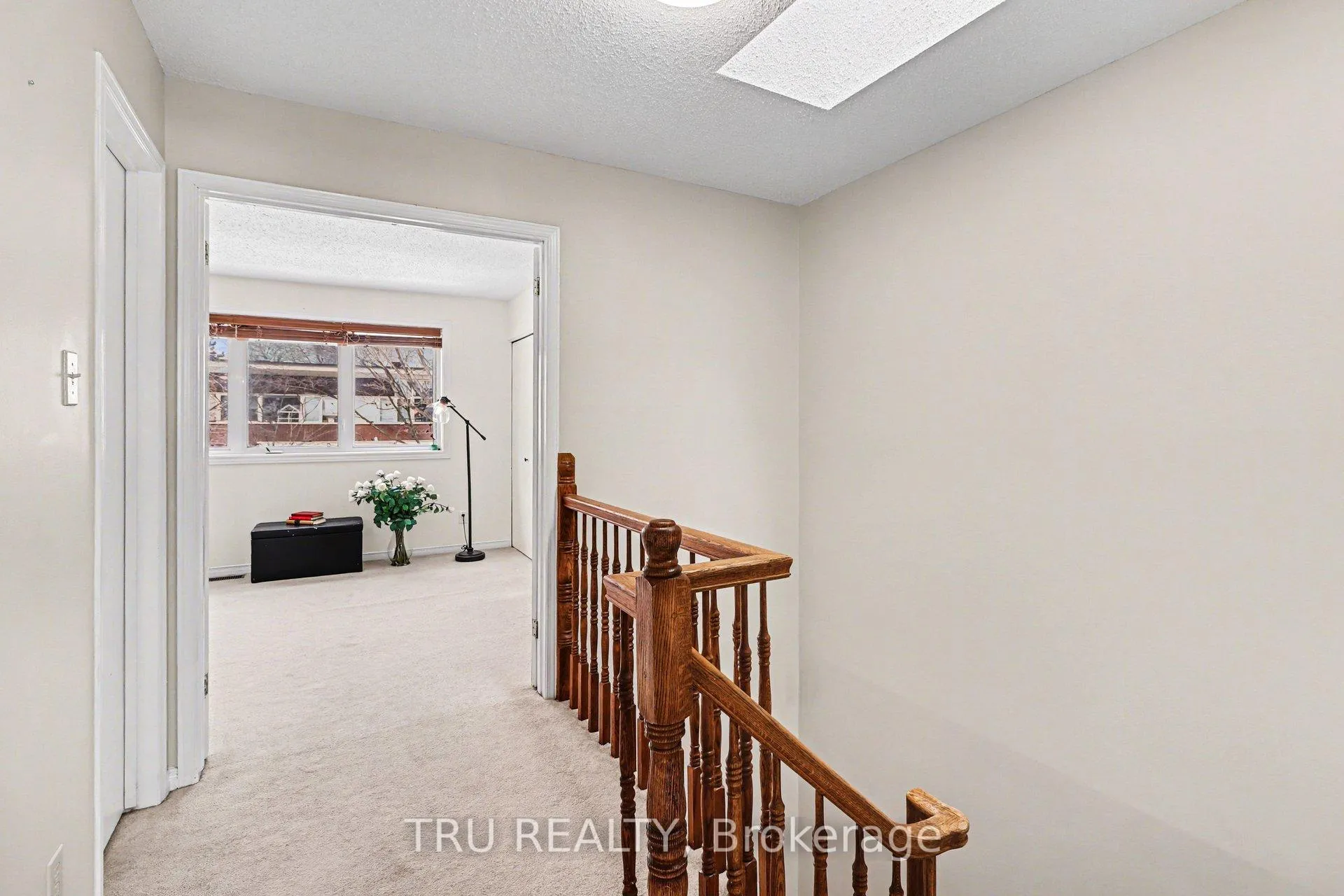 Photo 12 of 1120 Chimney Hill Way, Ottawa, Beacon Hill South — HOMEH