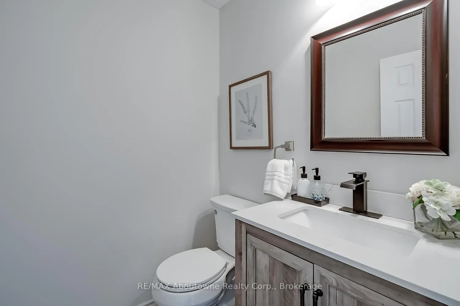 Photo 5 of Unit 41, 2470 Headon Forest Drive, Burlington, Headon — HOMEH