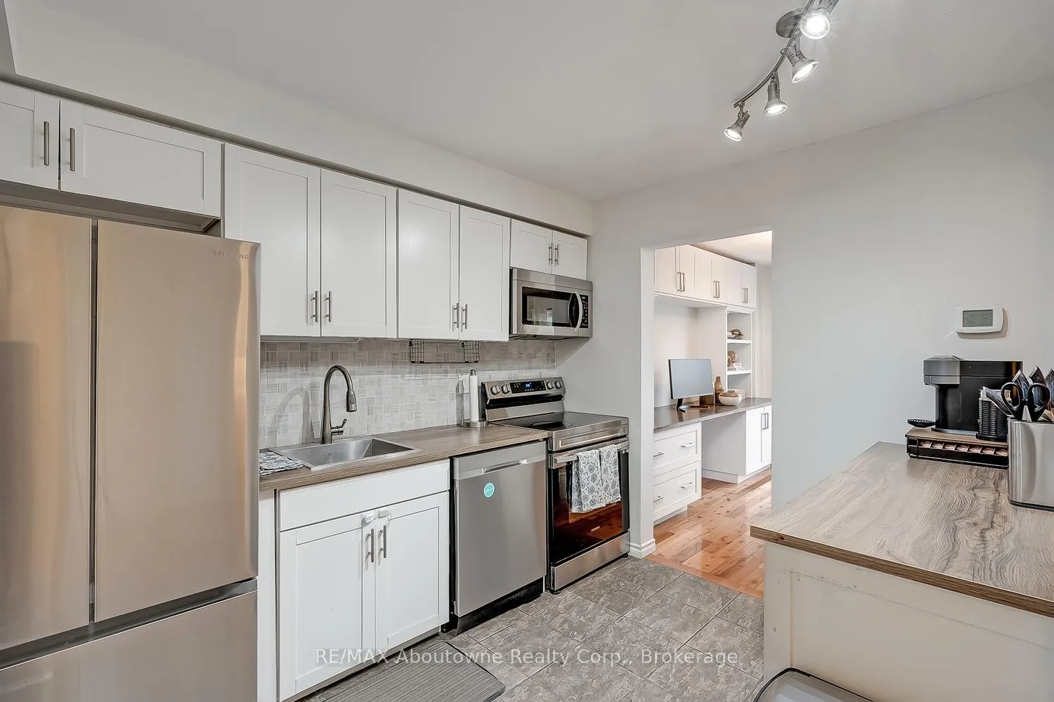 Photo 6 of Unit 41, 2470 Headon Forest Drive, Burlington, Headon — HOMEH