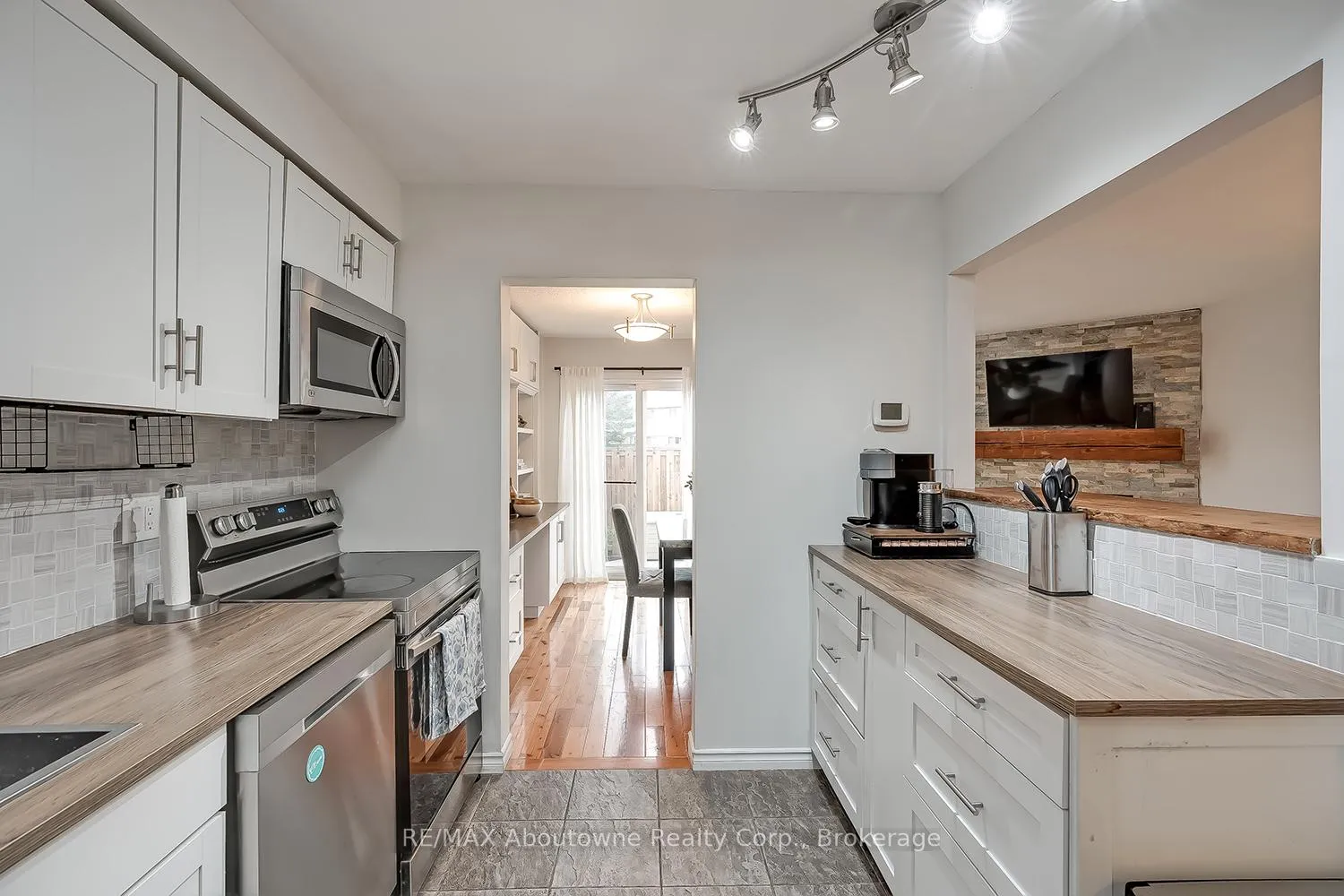 Photo 7 of Unit 41, 2470 Headon Forest Drive, Burlington, Headon — HOMEH