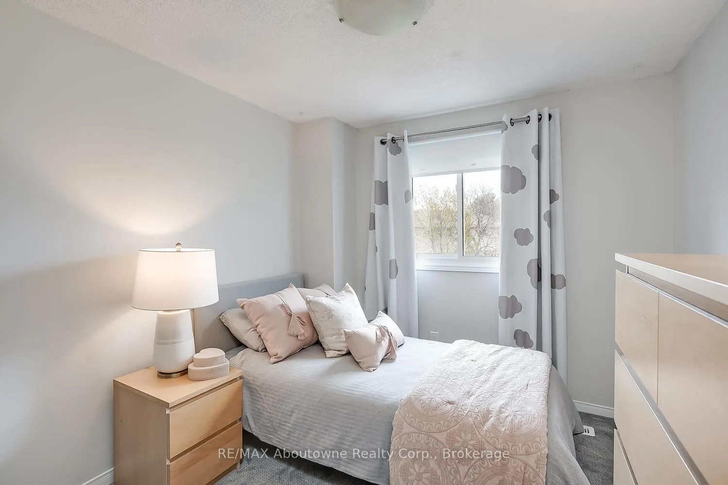 Photo 27 of Unit 41, 2470 Headon Forest Drive, Burlington, Headon — HOMEH
