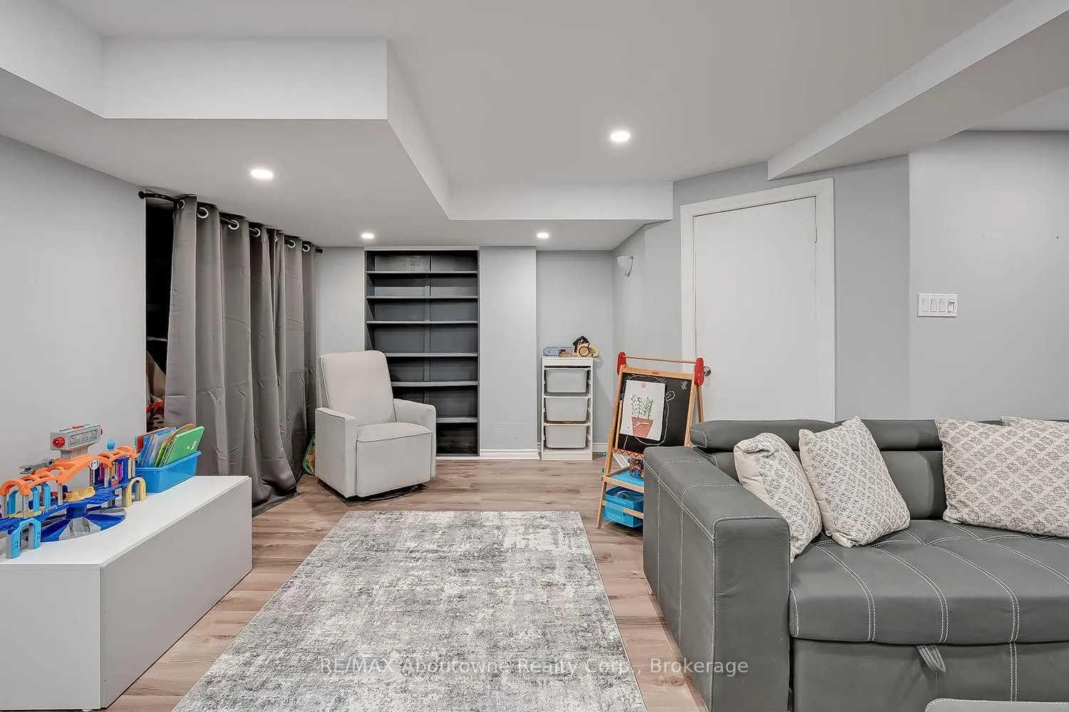 Photo 33 of Unit 41, 2470 Headon Forest Drive, Burlington, Headon — HOMEH